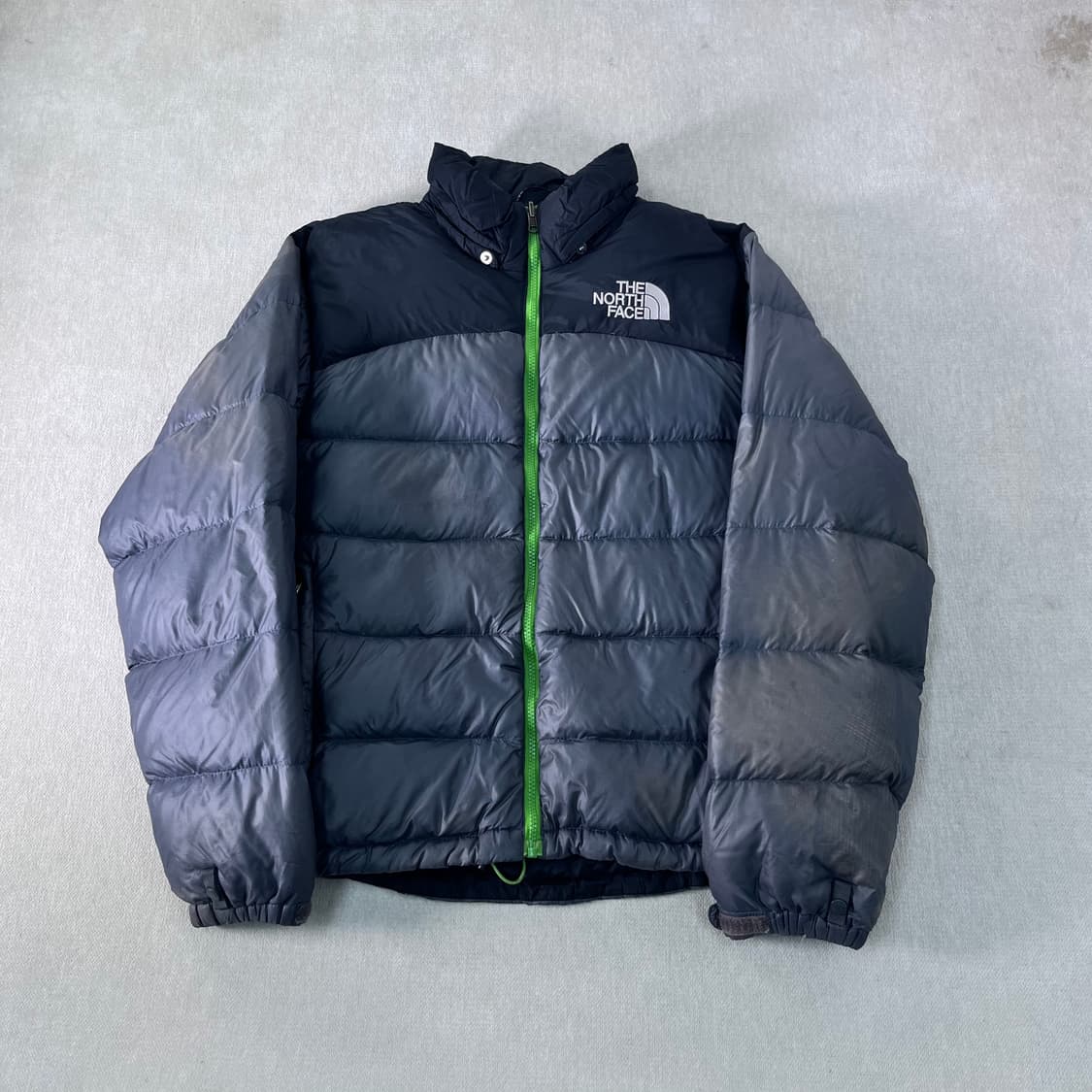 100 노스페이스 눕시 700 그레이 패딩 상품이미지1