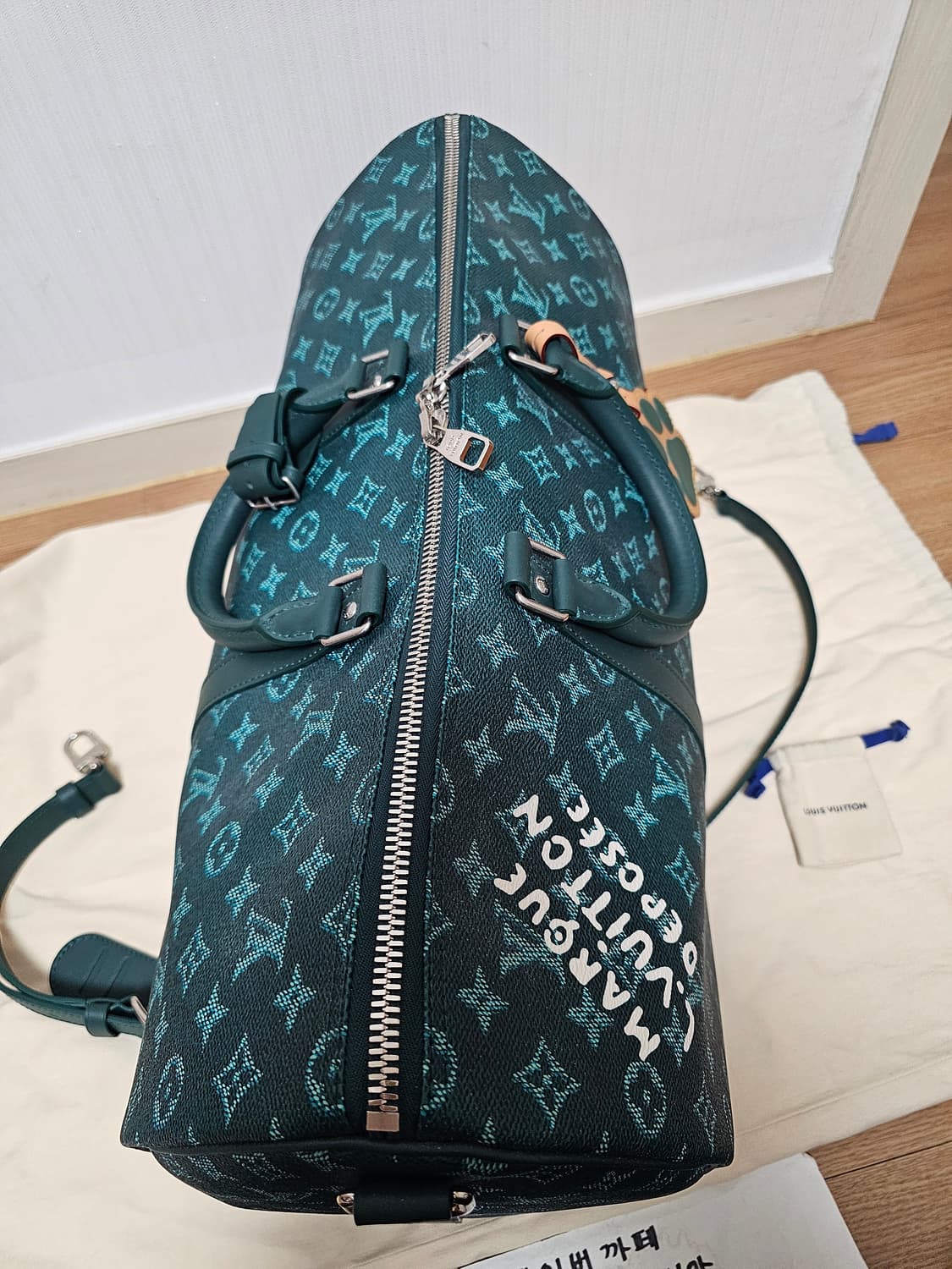 루이비통 타일러 x 퍼렐 한정판 개발바닥 키폴50 (새상품) 상품이미지9