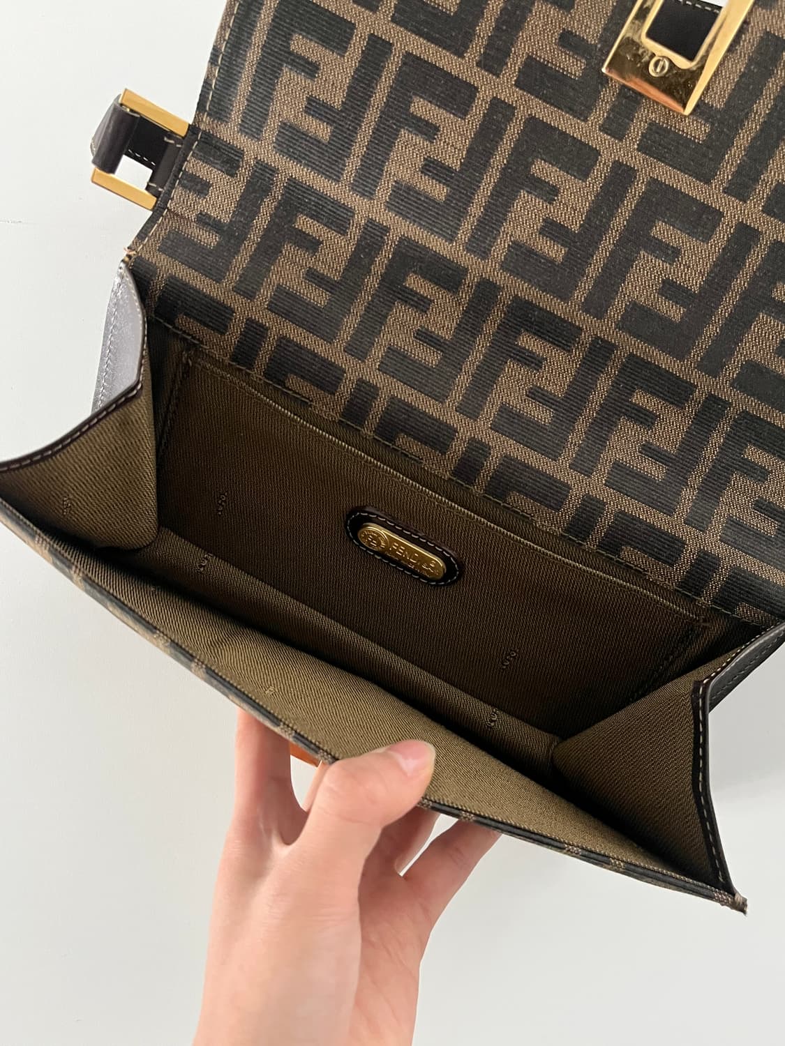 FENDI 펜디 FF 자카드 주카 로고 바게트 숄더백 상품이미지9