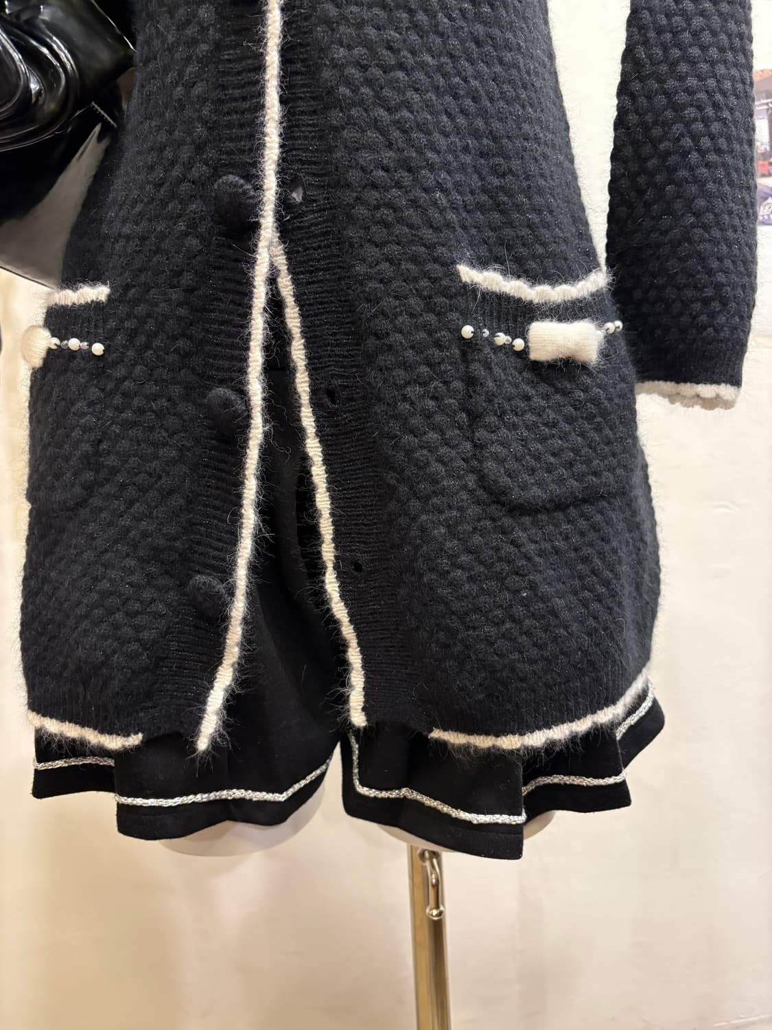 리본 글리터 블랙 후드 버튼 니트 자켓 러블리 상품이미지3