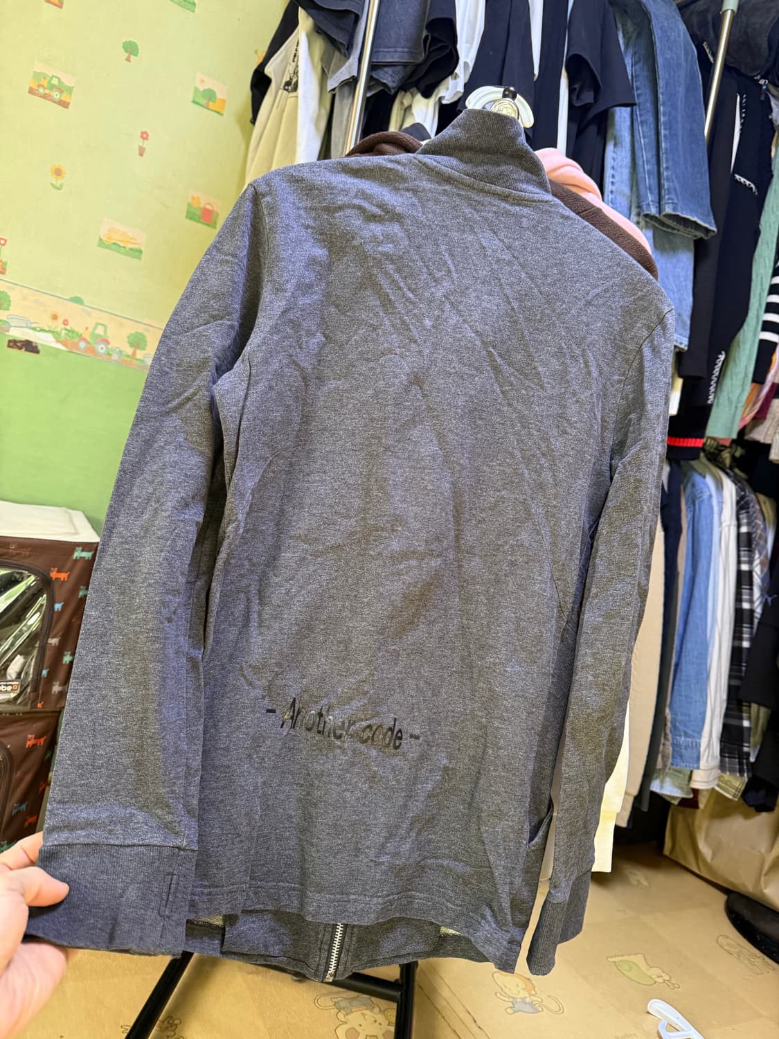 안냐세요 codes combine 95사이즈 슬림핏 집업 판매합니다. 상품이미지2