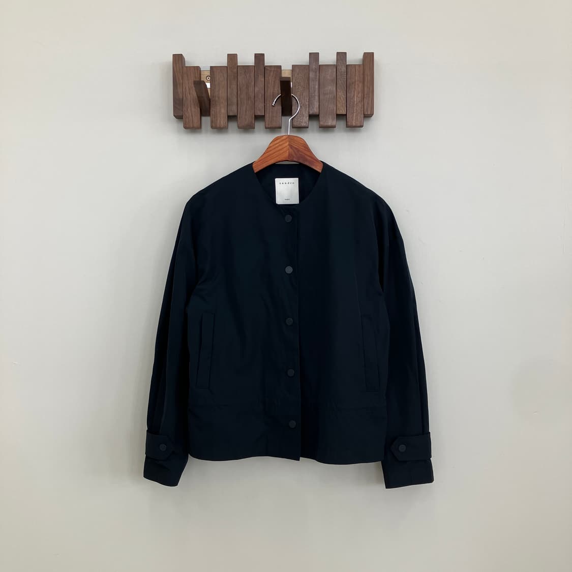 산드로 네이비 폴리에스터 논카라 자켓 가디건 상품이미지1