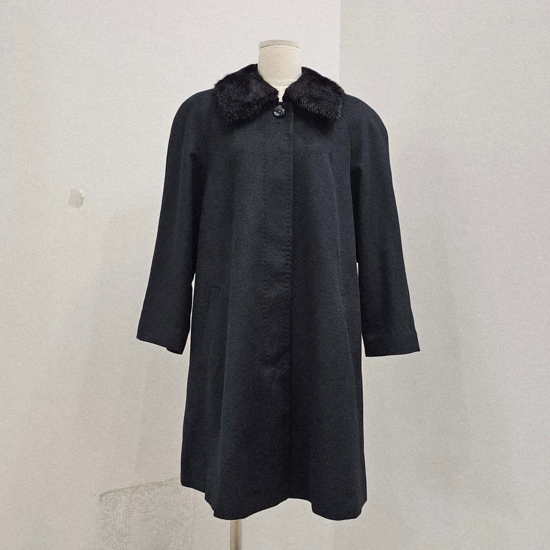 캐시미어100 블랙 밍크카라 빈티지 롱코트 상품이미지1