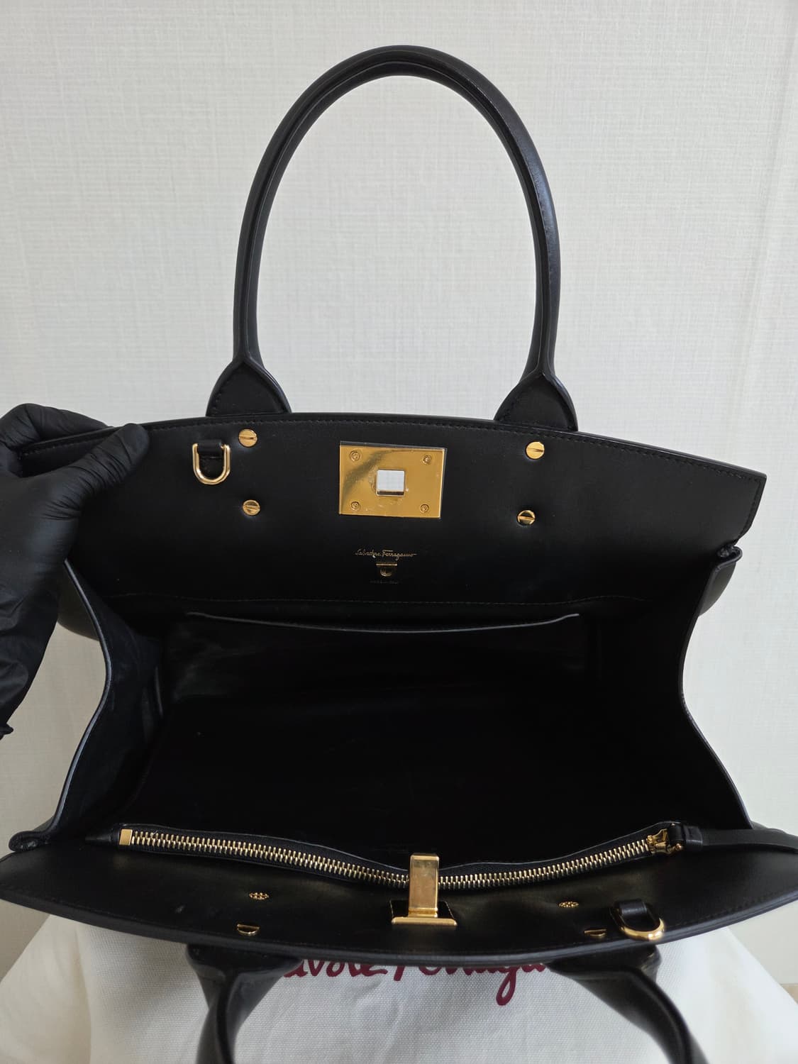 페라가모 스튜디오 미디엄 토트백 상품이미지6