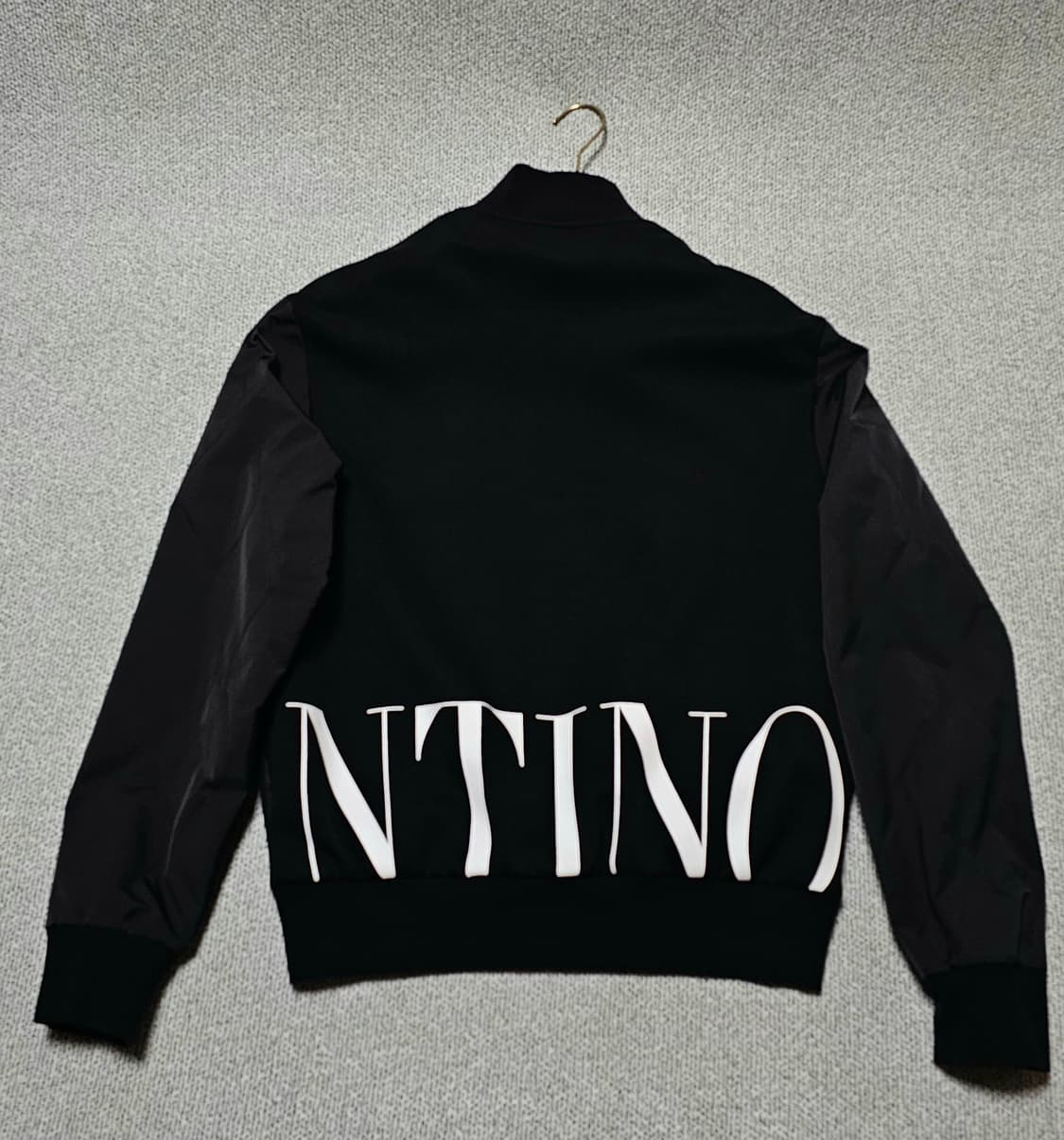 [M사이즈] 새상품급 발렌티노 VLTN 로고 봄버 자켓 상품이미지8