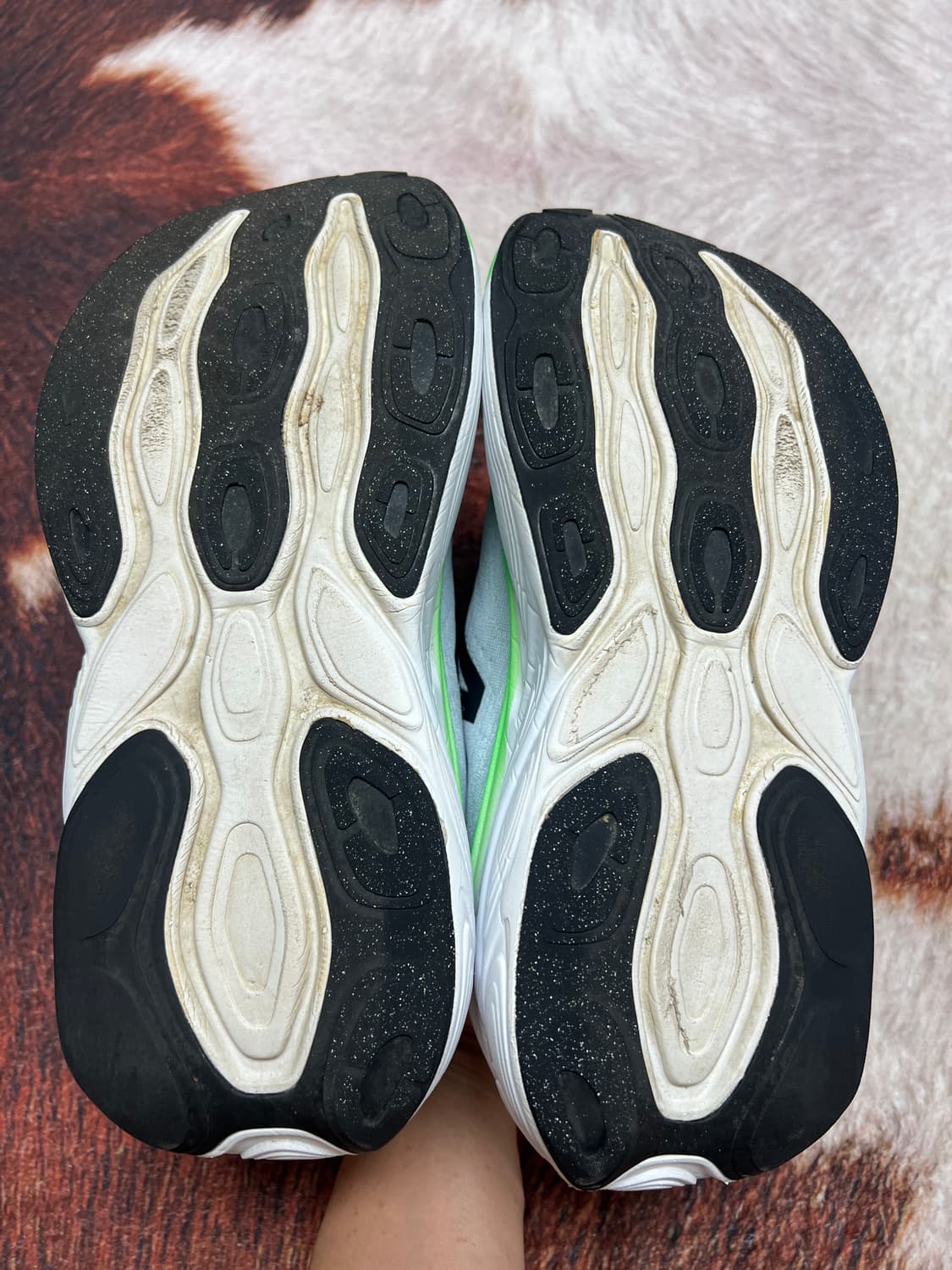 [290MM] 뉴발란스 프레쉬폼 모어 v5 러닝화 상품이미지6