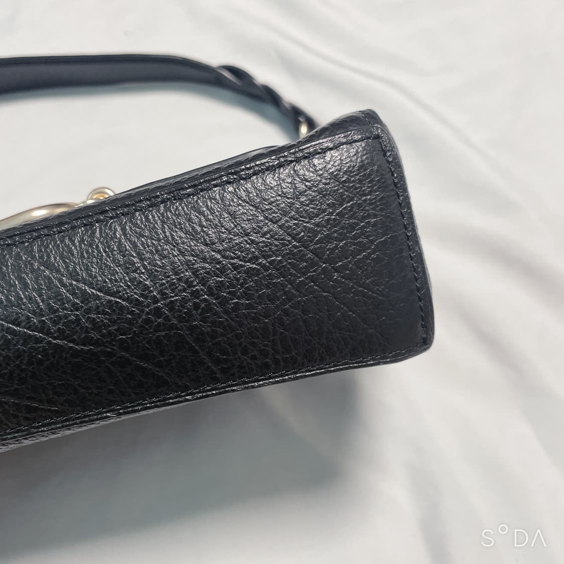 코치 미니 크로스백 블랙 상품이미지3