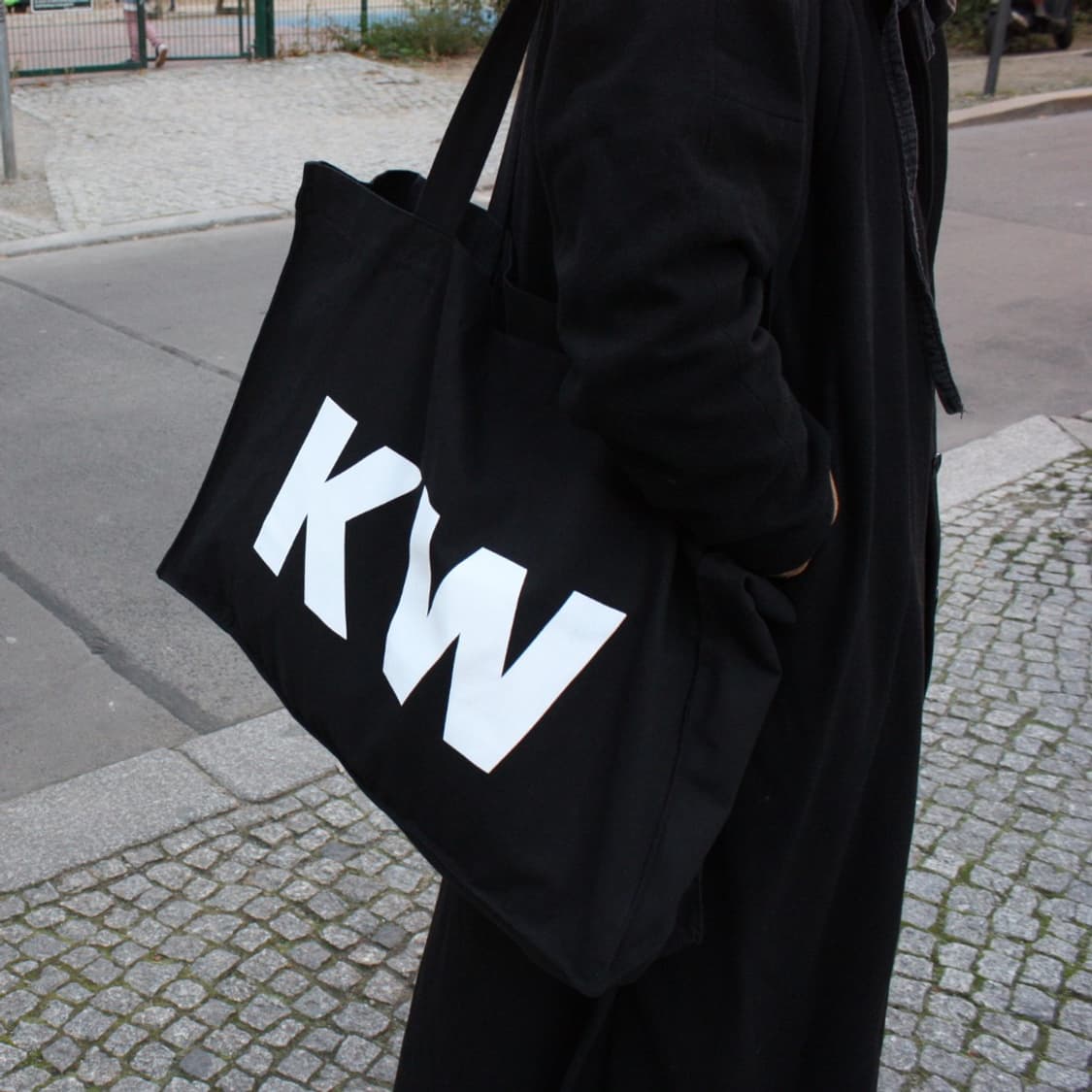 베를린 KW Contemporary Art 캔버스백 상품이미지2