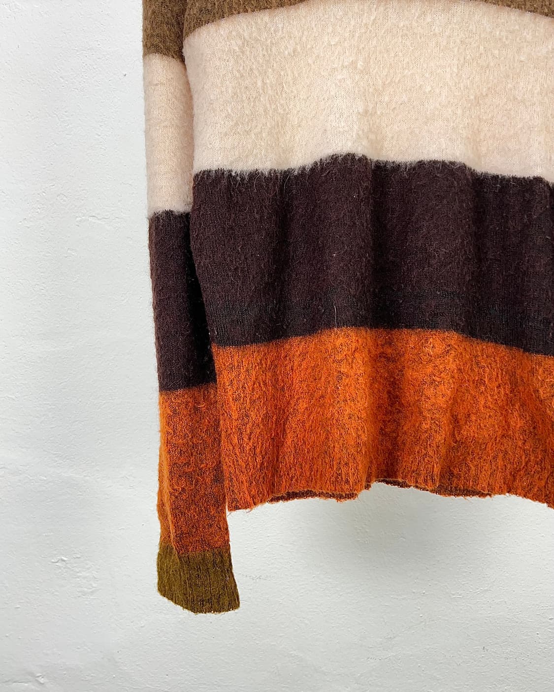 아크네 스튜디오 모헤어 브러쉬 니트 스웨터 상품이미지4