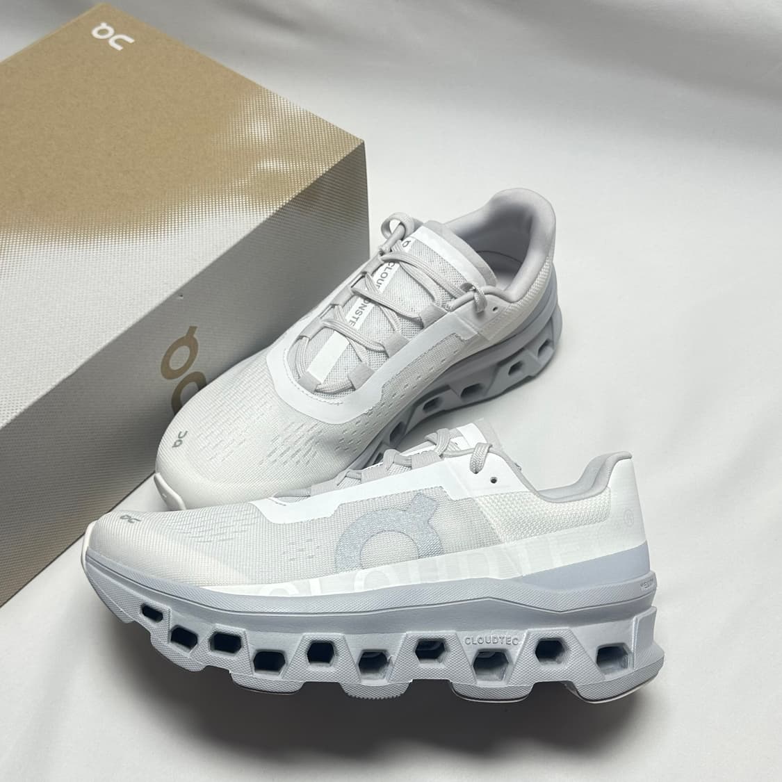 (260)온 러닝 클라우드몬스터 화이트 글레이시어 러닝화 새제품 상품이미지4