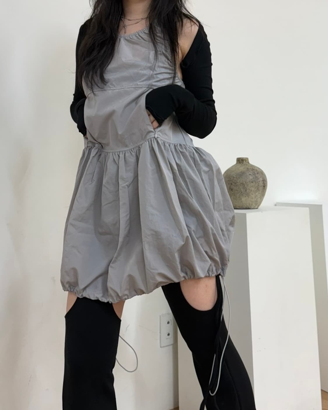 나일론 셔링 벌룬 미니 원피스 (그레이/블랙/화이트) 새상품 상품이미지1