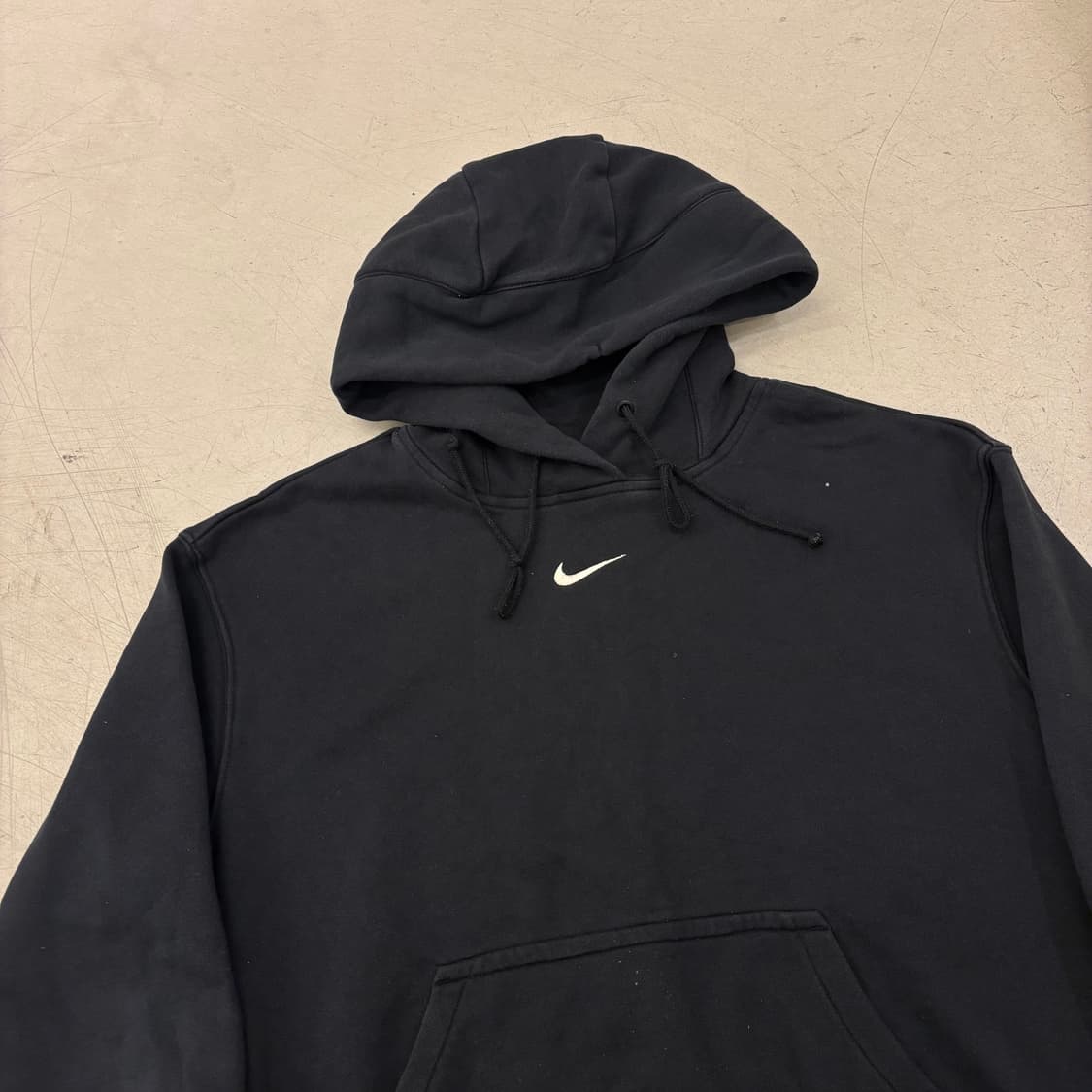 나이키 센터 스우시 블랙 신형 후드티 상품이미지2