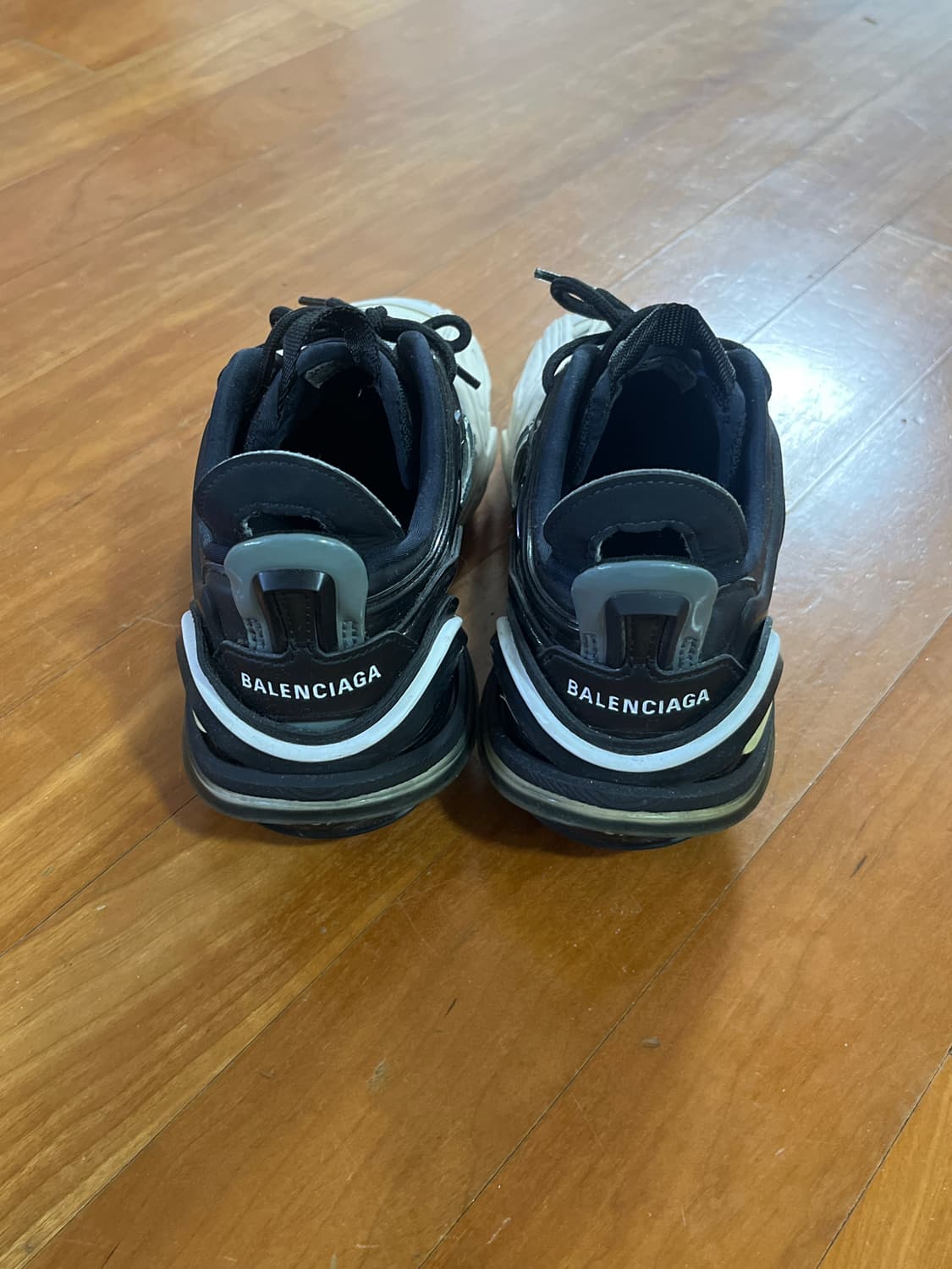 발렌시아가 타이렉스 37 상품이미지3