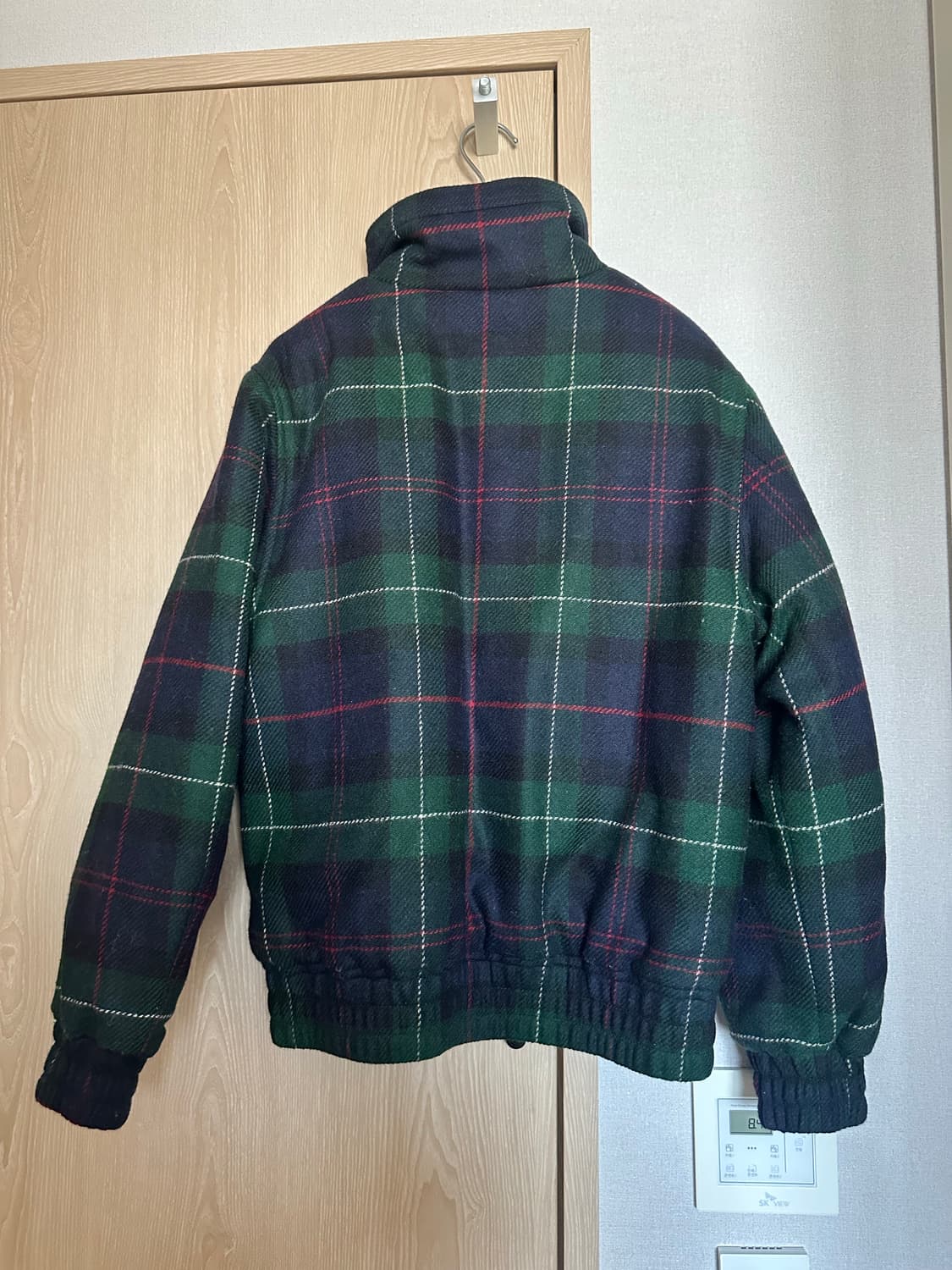 Celine 셀린느 23FW 런웨이 컬랙션 체크 점퍼 상품이미지4