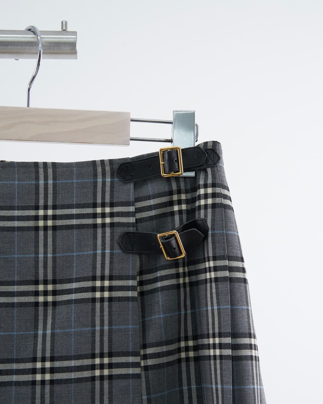 Burberry 블루라벨 노바체크 버클 포인트 숏스커트 상품이미지4