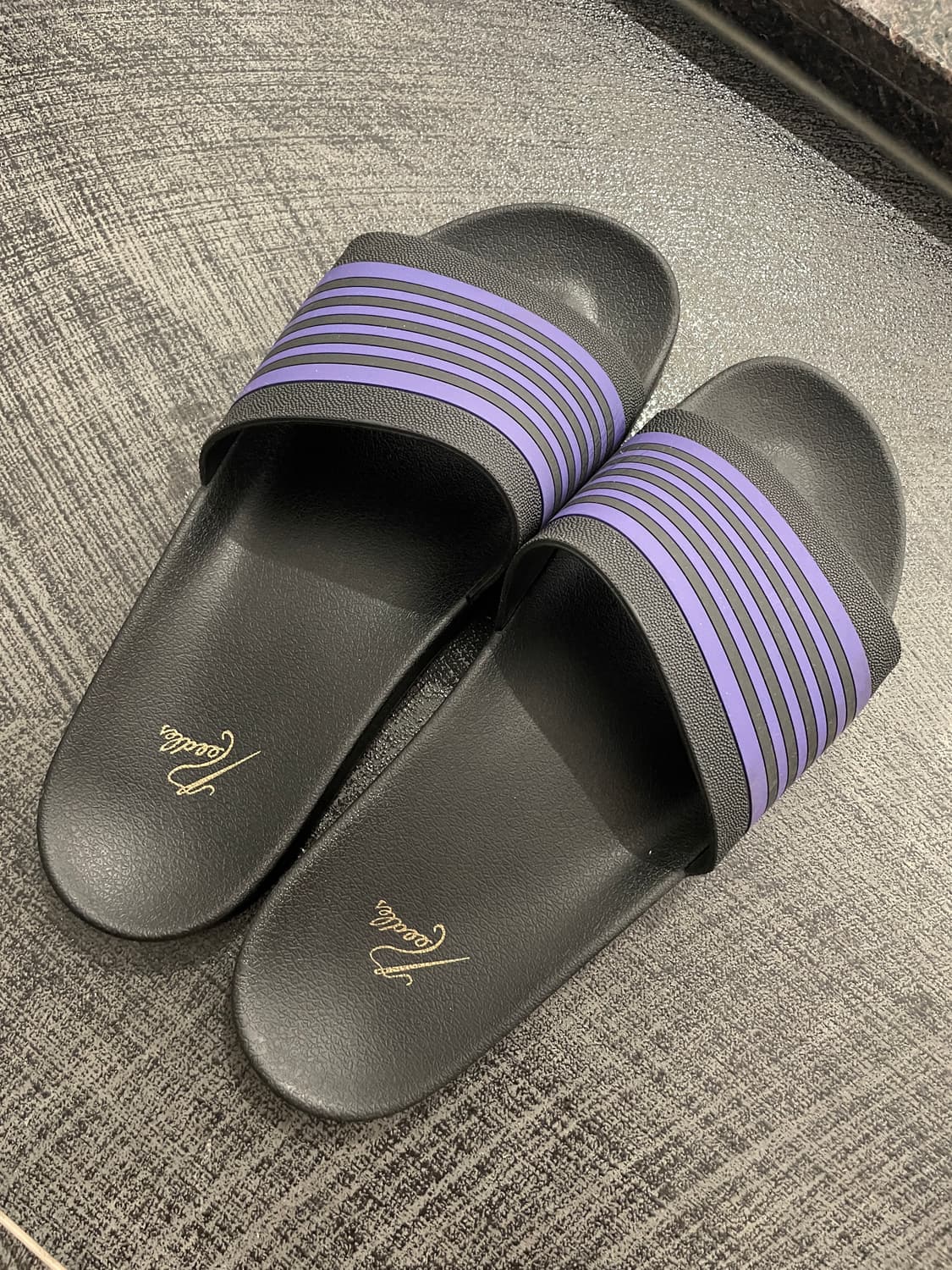 니들스 슬라이드 슬리퍼 상품이미지1