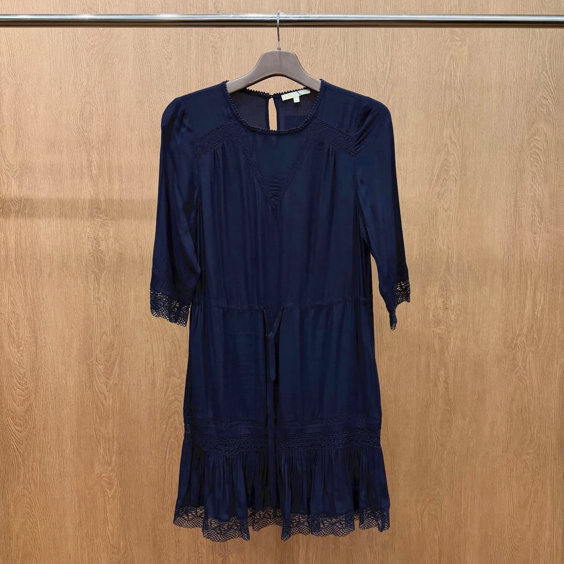 마쥬 미디 원피스 7부 소매 허리 스트링 레이스 배색 루즈핏 네이비 상품이미지2