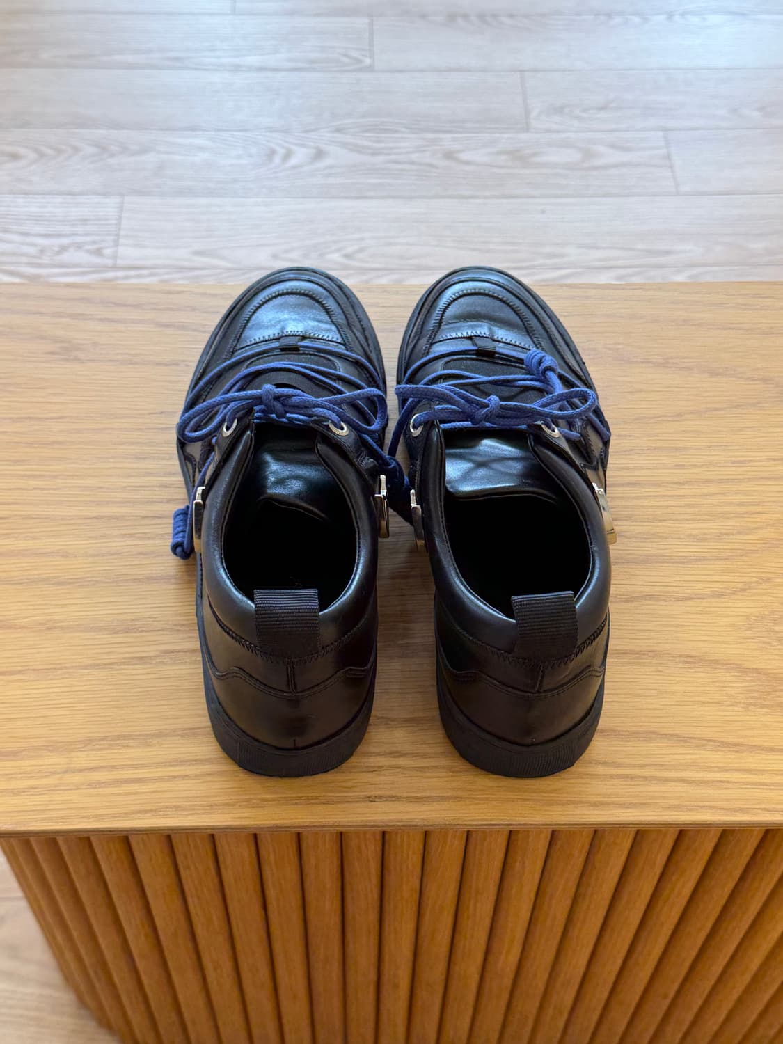 토가 비릴리스 string leather buckle sneakers 상품이미지5