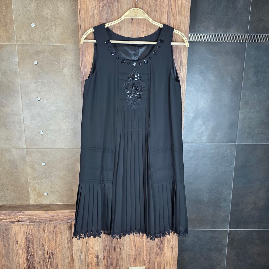 비즈 플리츠 미니원피스 상품이미지1