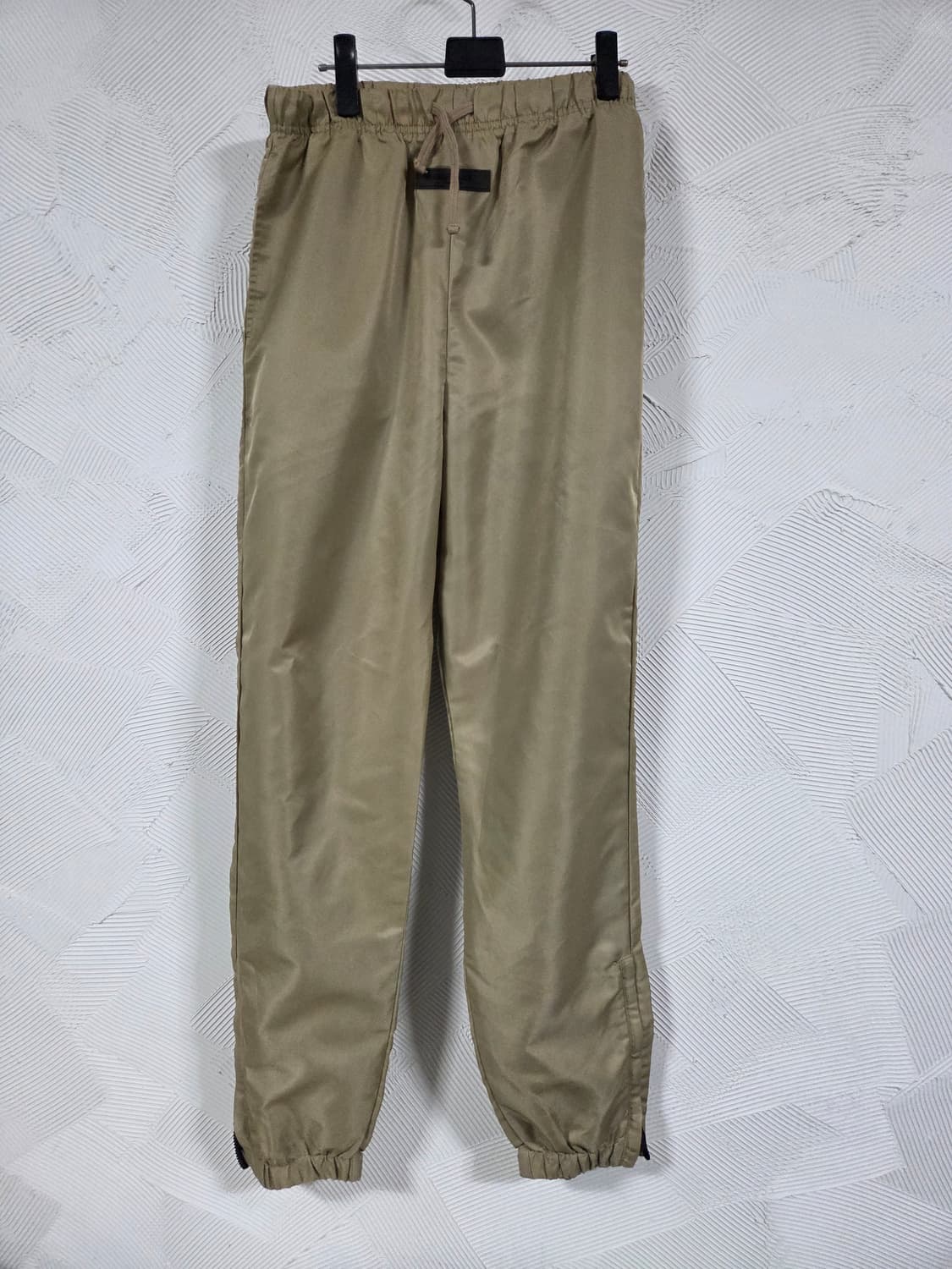 Fear of God 에센셜 트랙 팬츠 베이지 상품이미지1