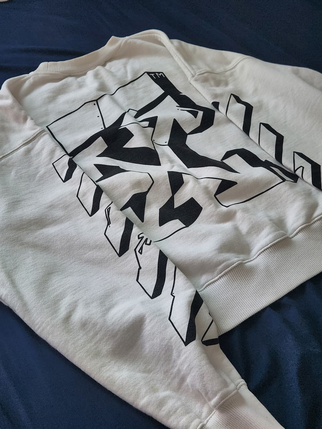 오프화이트 맨투맨L  판매/교환 상품이미지2