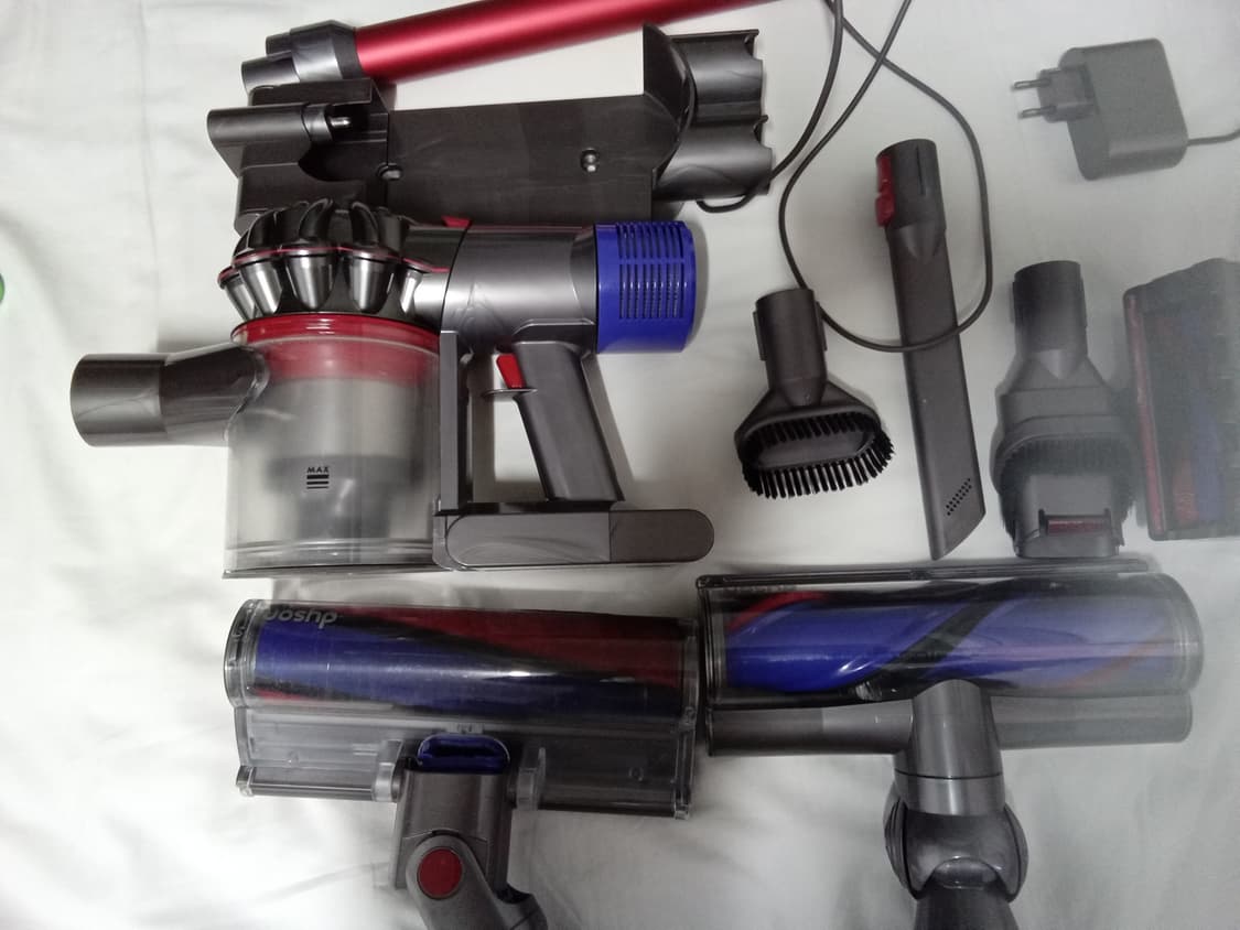 다이슨 V8 카본 앱솔루트 엑스트라 청소기
실버+레드 상품이미지7