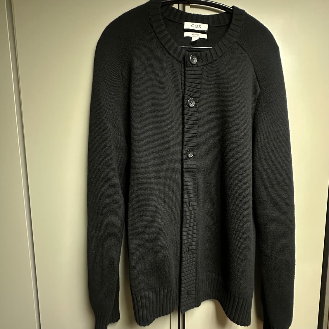 코스 라운드넥 가디건 블랙 남성M 상품이미지3