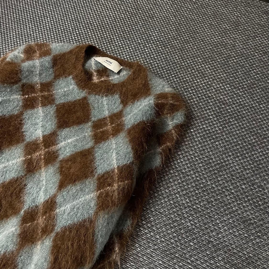 아미 브라운 블루 아가일 패턴 긴팔 니트 상품이미지5