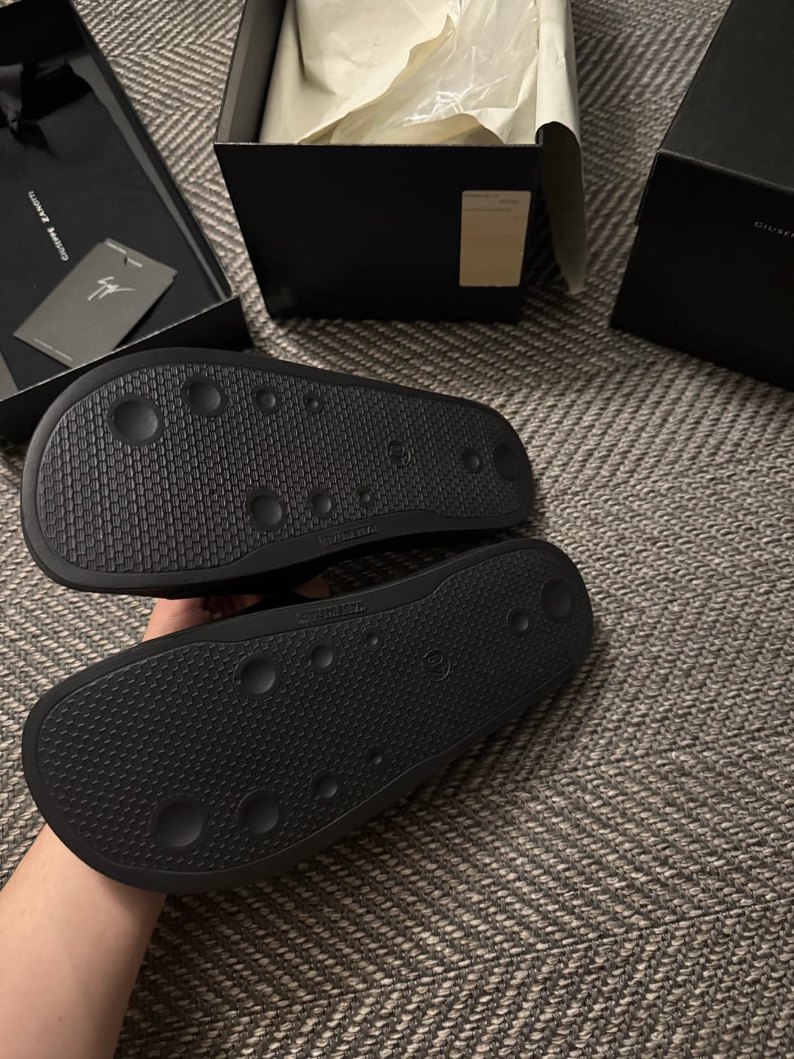 쥬세페 자노티 블랙 슬리퍼 255 상품이미지2