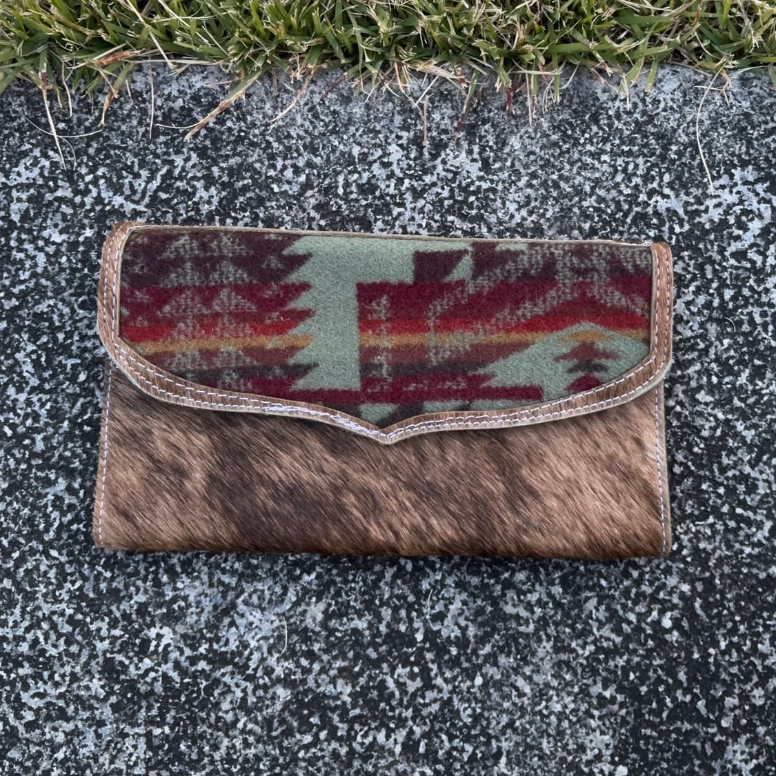 웨스턴 헤어카우 & 네이티브 울 패턴 지갑 상품이미지1