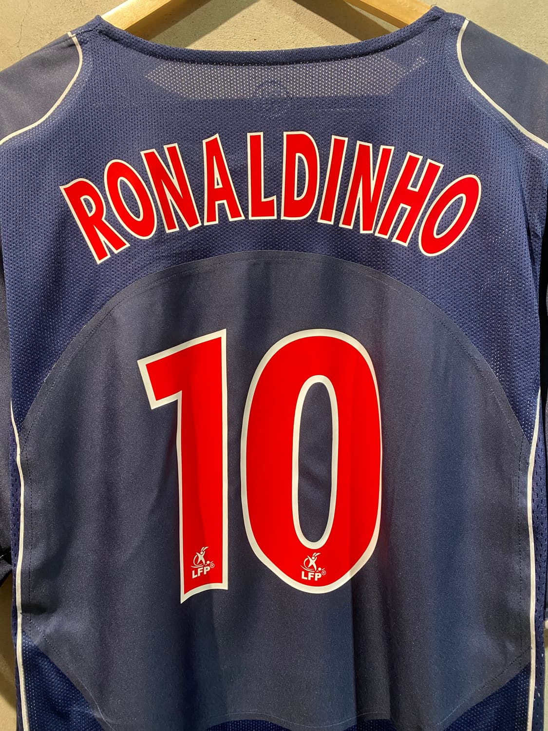 04-05 PSG 호나우지뉴 레트로 복각 홈 유니폼 (NEW) 상품이미지8