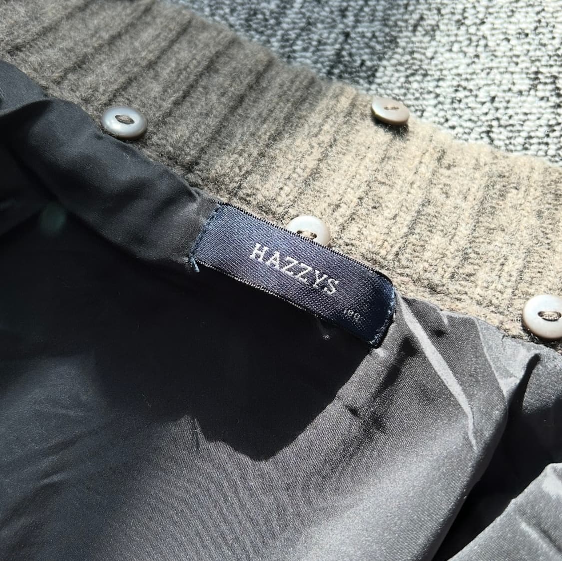 헤지스 브라운 암패치 가디건 집업  상품이미지8