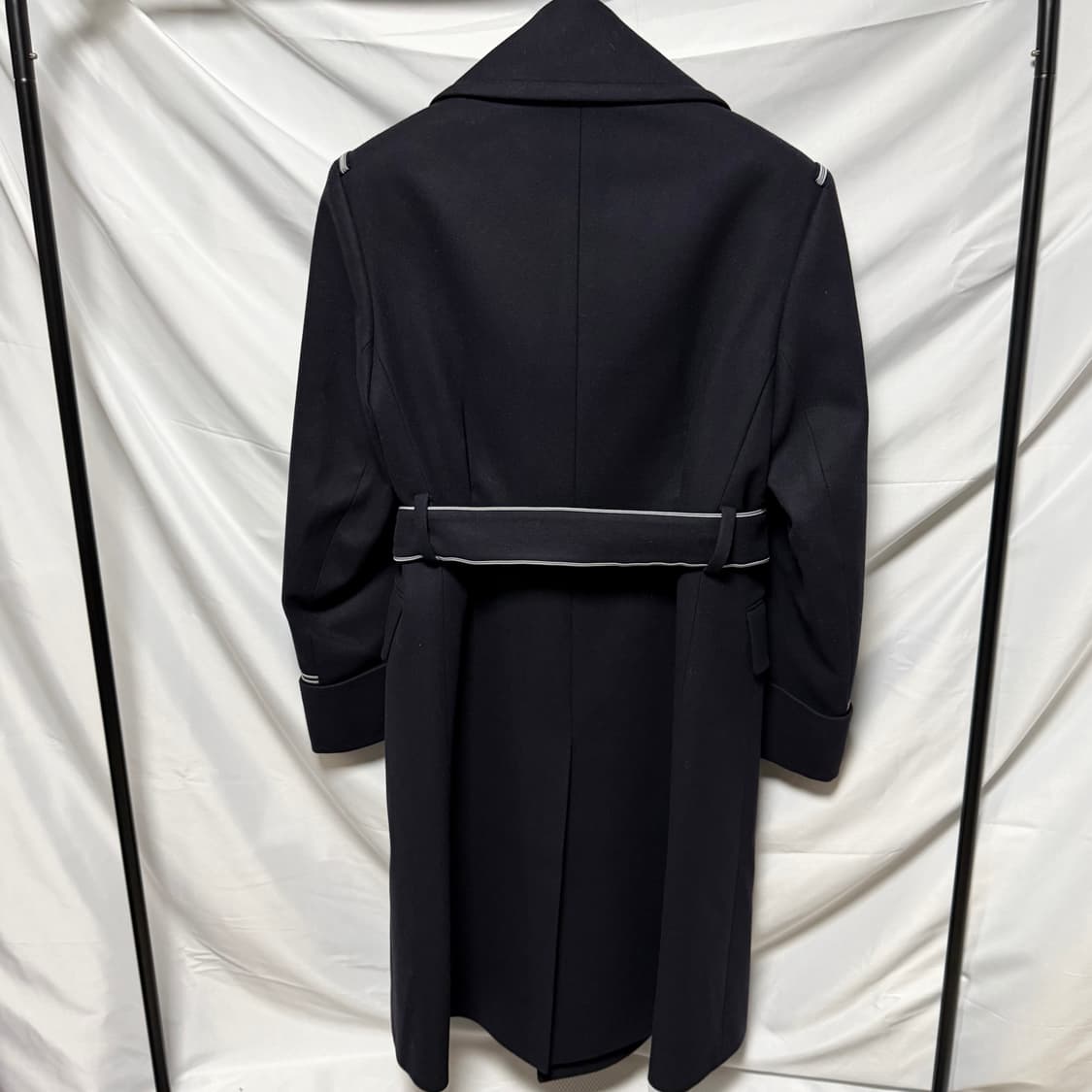 [S+급/48] 디올 파이핑 벨트 코트 블랙 상품이미지6