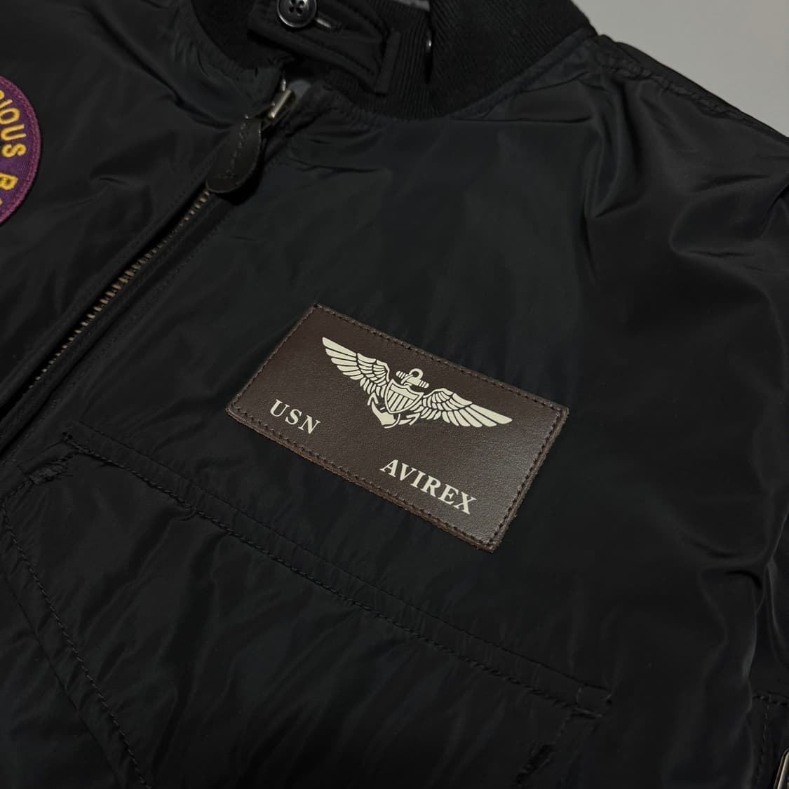 아비렉스 블랙컬러 나일론 양면 자수로고 패치 나일론 플라이트 자켓 상품이미지4