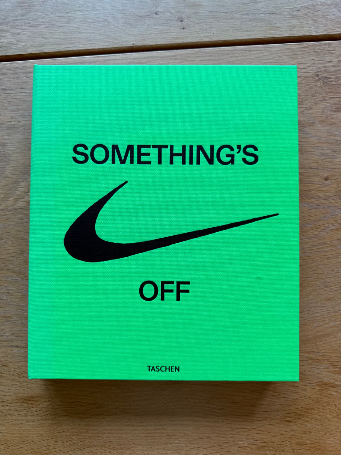 버질아블로 나이키 아이콘 something's off 상품이미지1