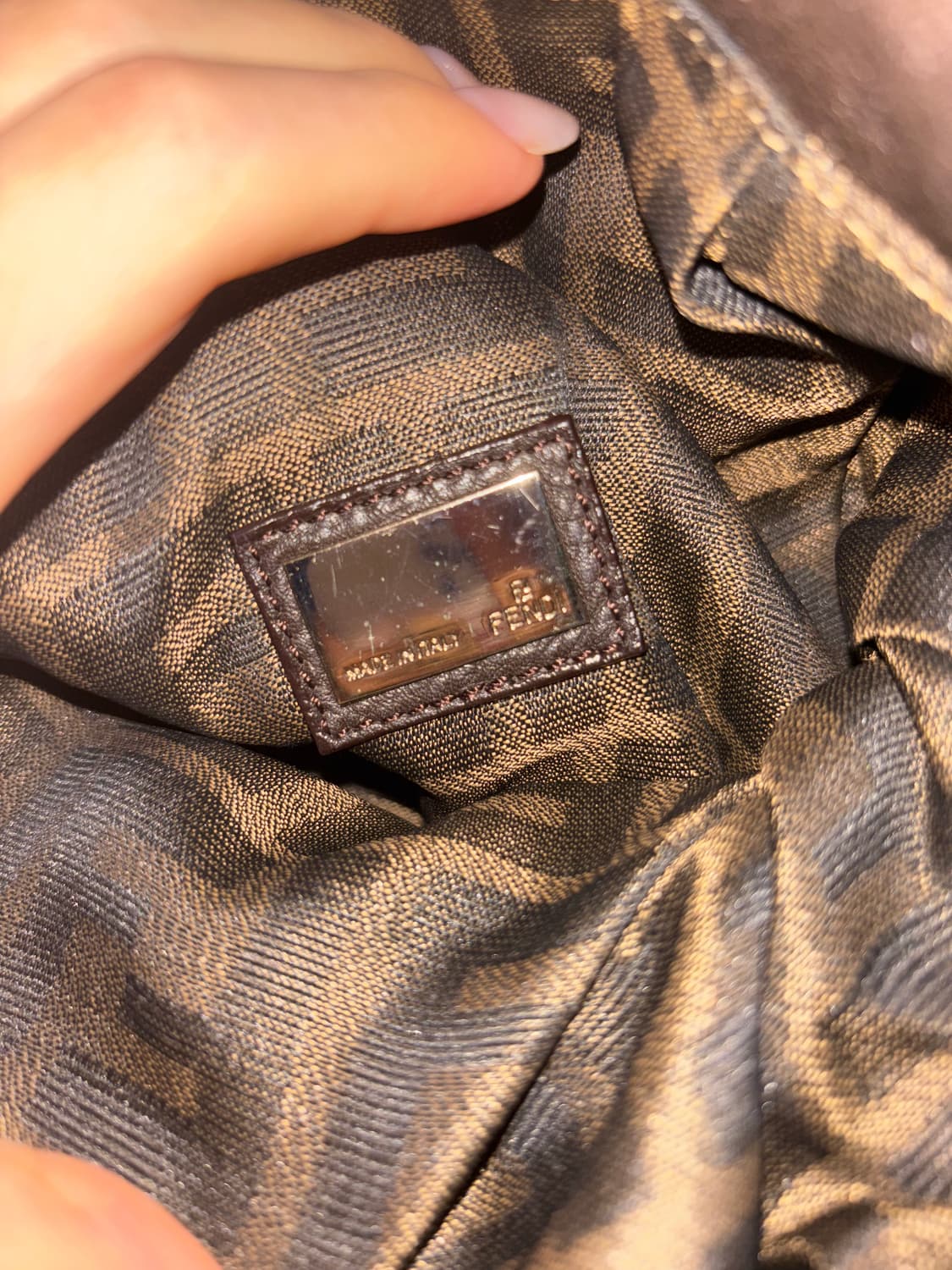 Fendi 펜디 스파이백 상품이미지3