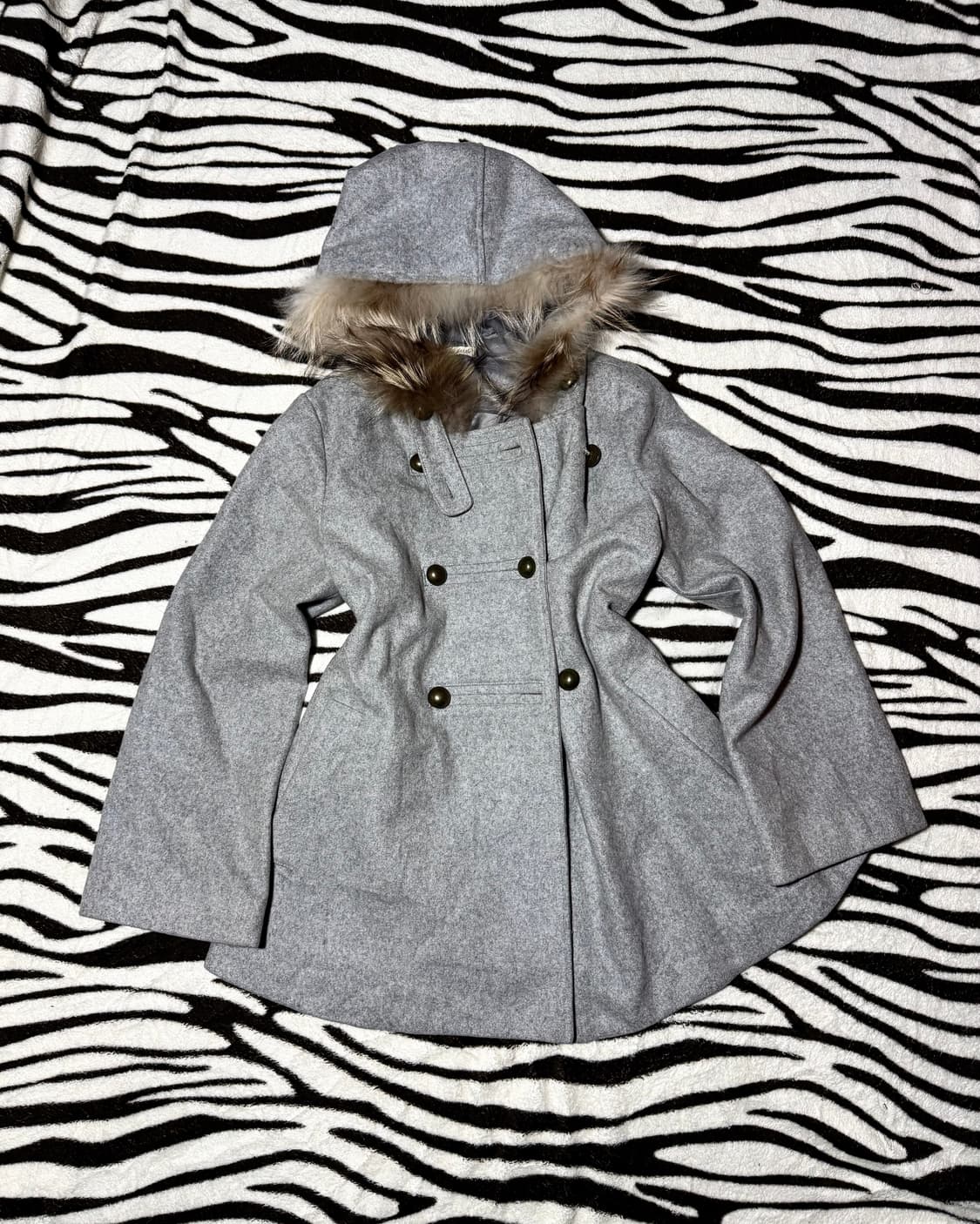 gal fur trimming double button coat 상품이미지3