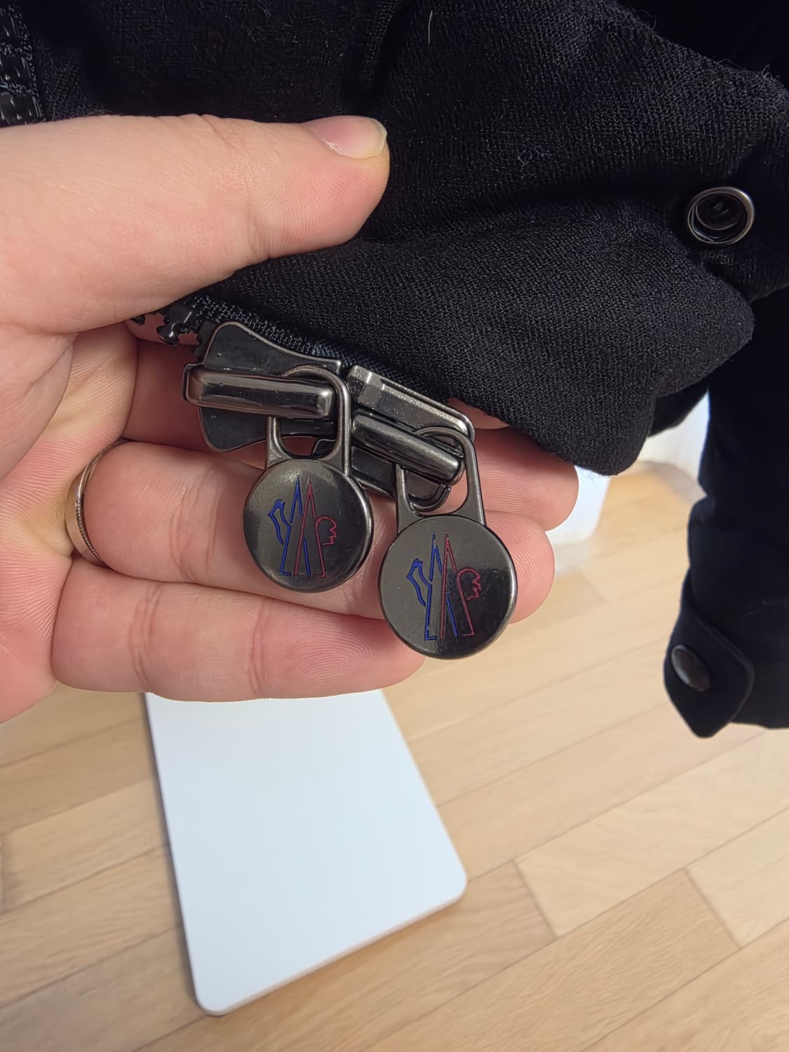 [24FW/새상품급] 몽클레어 베제르 숏 다운 패딩 4사이즈 상품이미지5