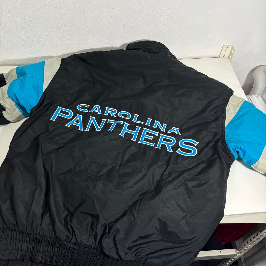 L NFL 블랙 오버핏 캐롤리아나 팬서스 올드스쿨 나일론점퍼 상품이미지1