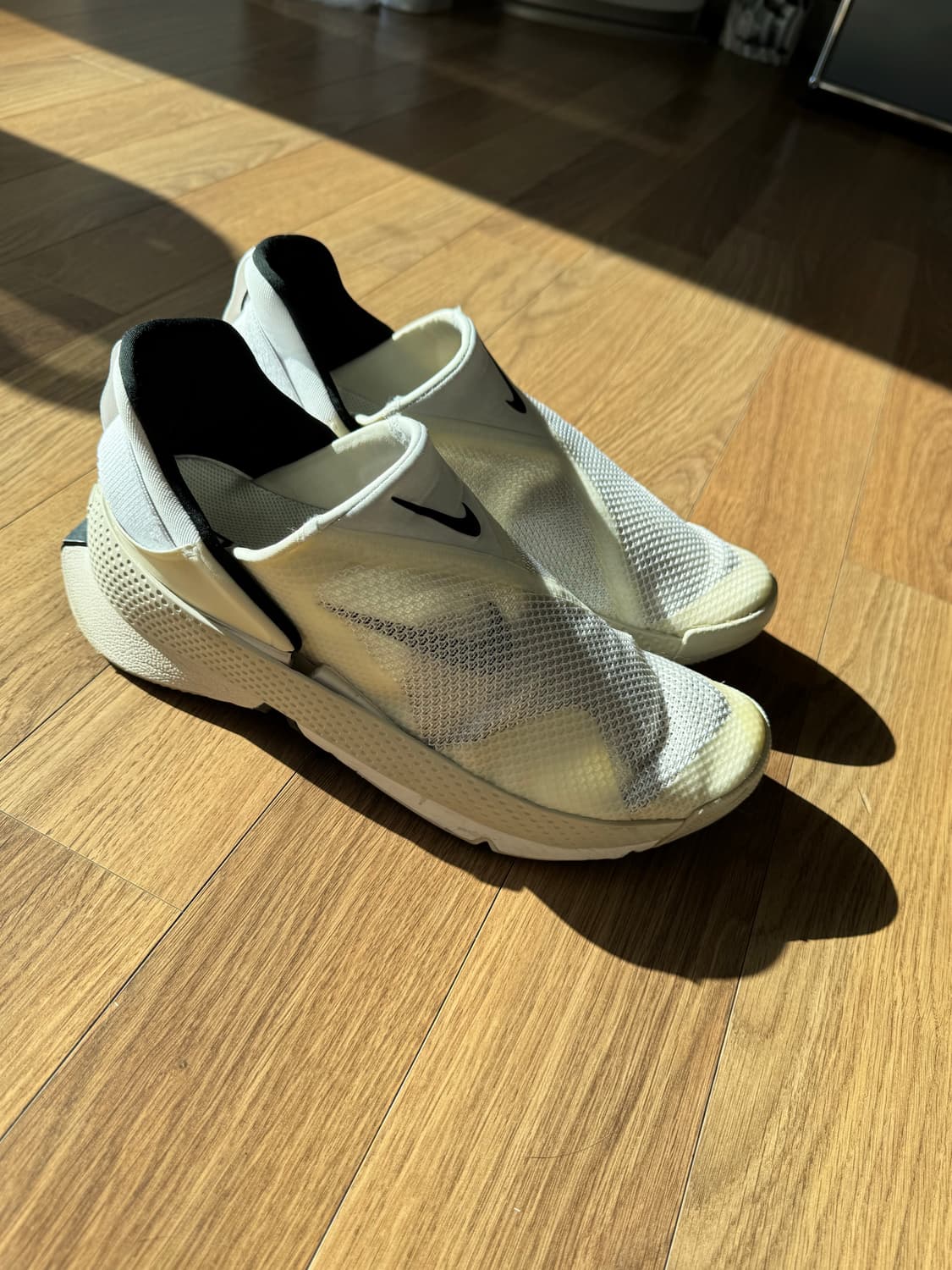 [나이키] 고 플라이이즈 흰색 슬립온 275mm 상품이미지5