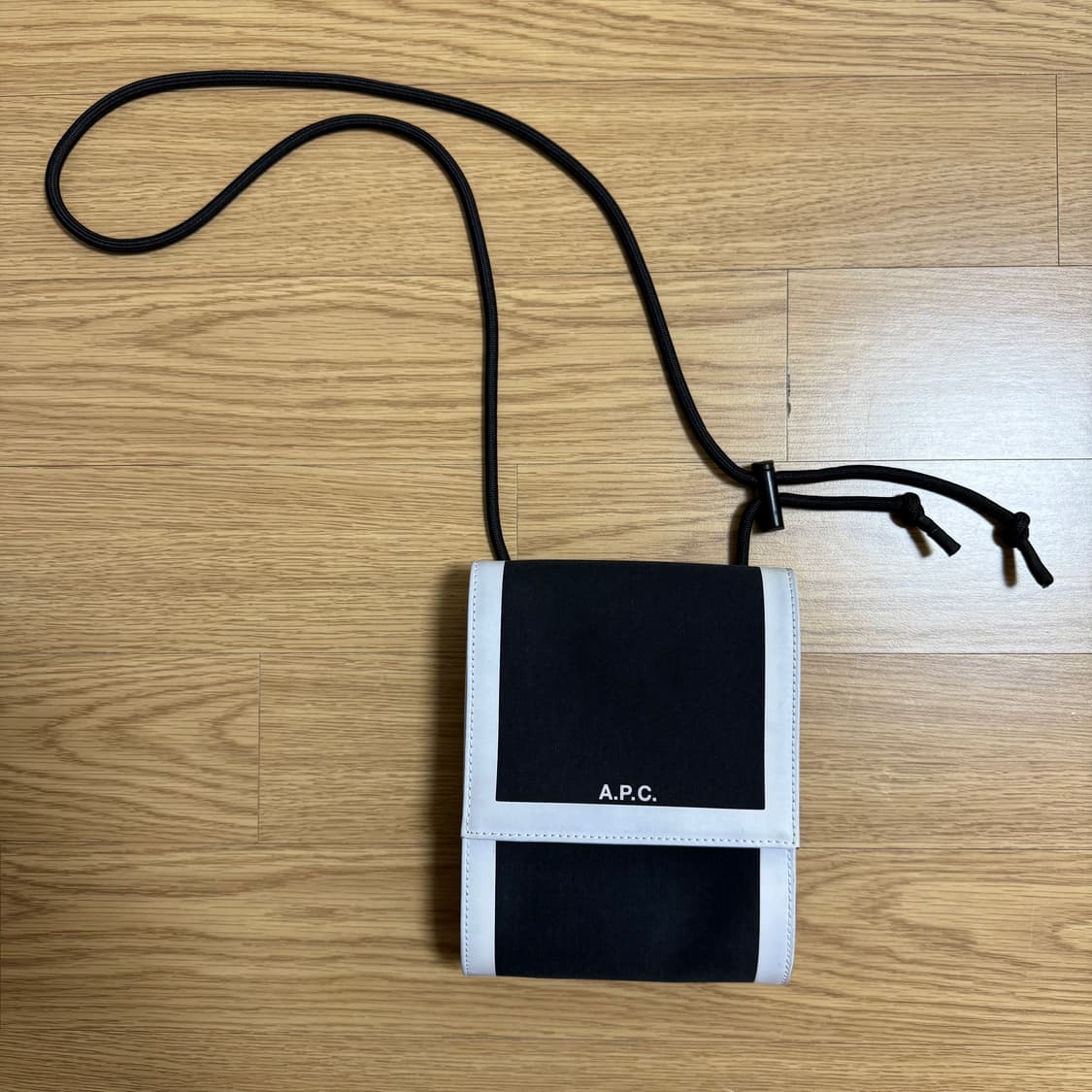 apc 아페쎄 크로스백 가방 상품이미지2