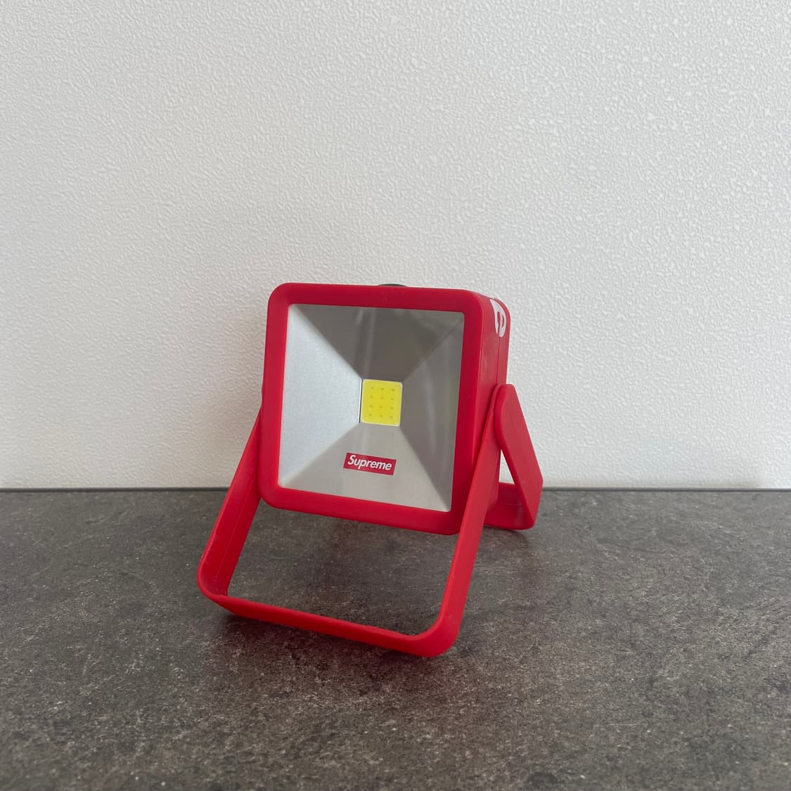 (OS) 슈프림 마그네틱 킥스탠드 라이트 레드 상품이미지2
