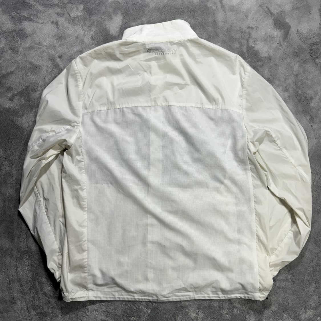 디스커버리 화이트 경량 바람막이  상품이미지3