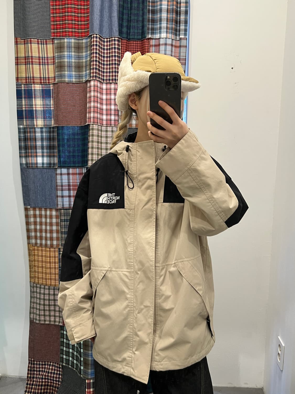 North face 베이지 바람막이  상품이미지1