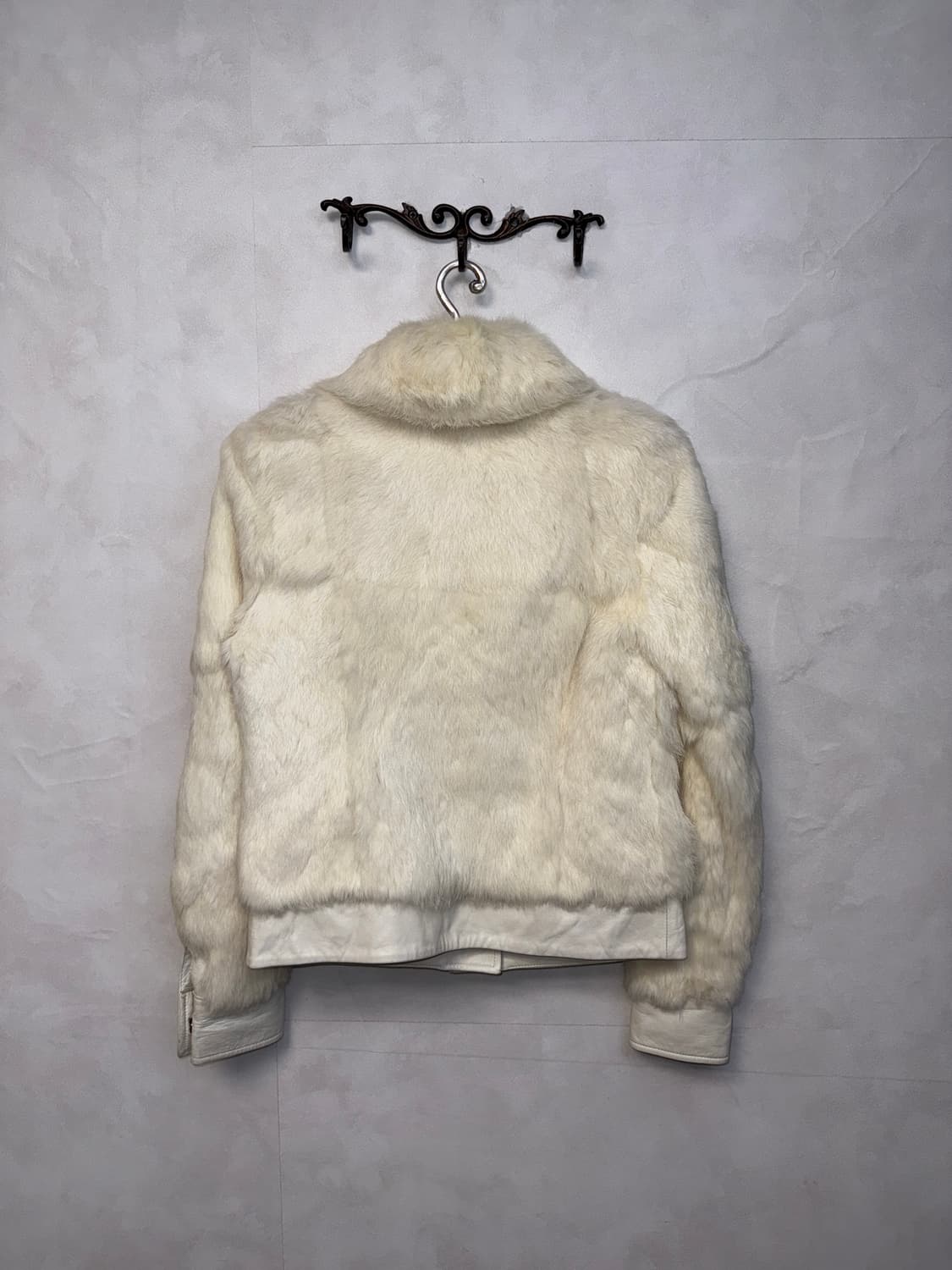 Juicy Couture white rabbit fur buckle jk 상품이미지3