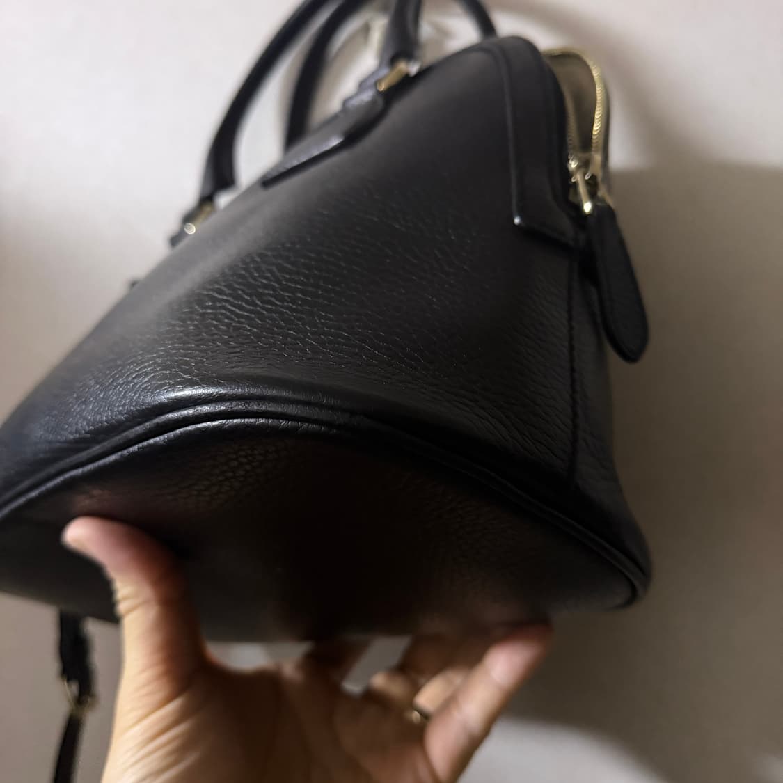 구찌 449662 인터로킹 GG 로고 돔 토트백 상품이미지3