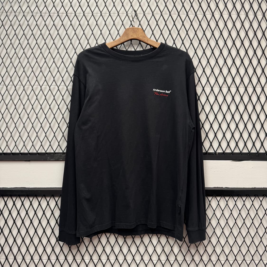 20S/S 앤더슨 벨 롱 슬리브 후면 빅 프린팅 디테일 블랙 상품이미지2