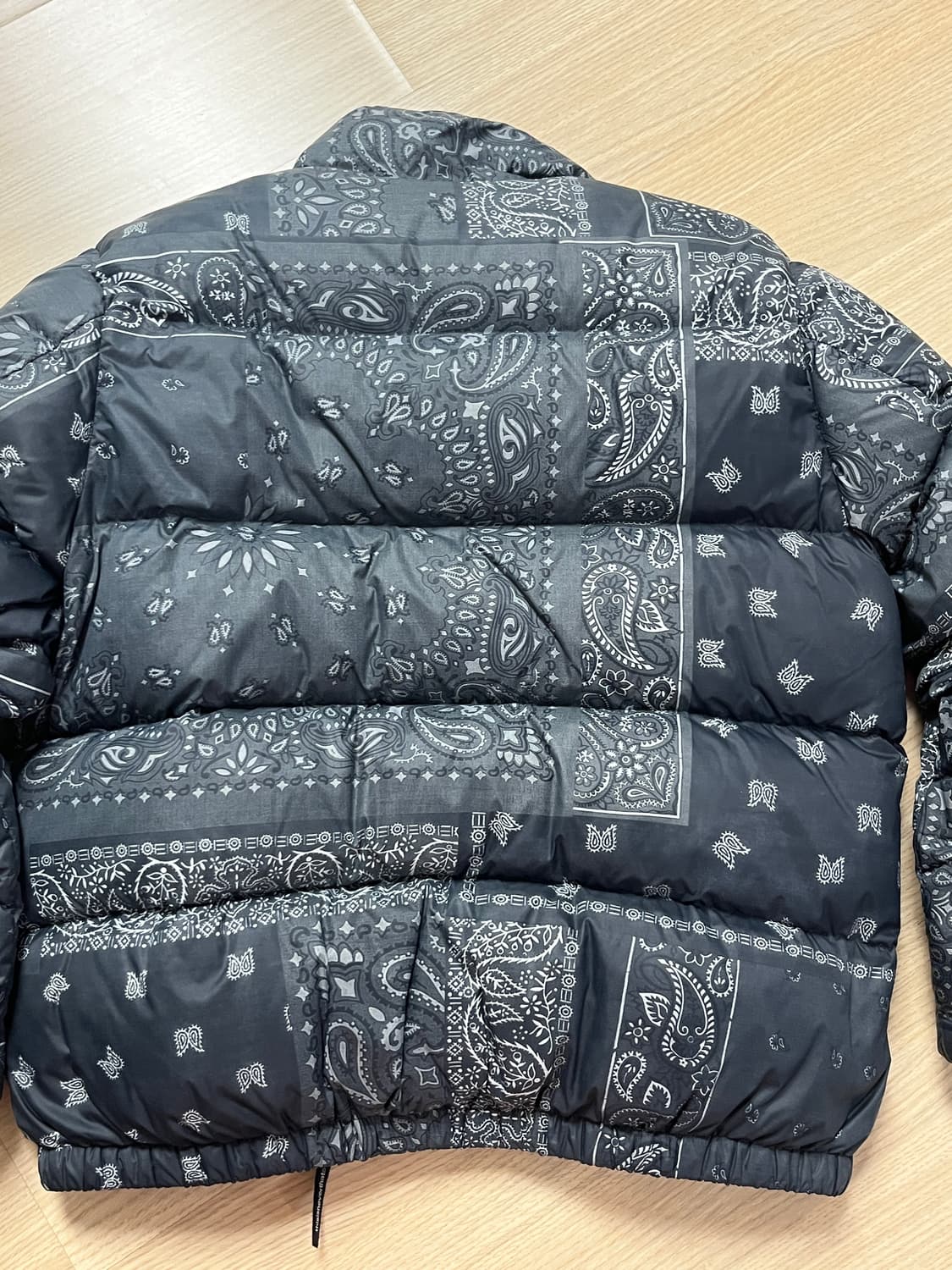 디네댓 페이즐리 패턴 패딩 상품이미지4