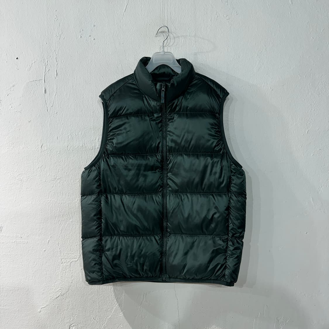 유니클로 울트라라이트다운 패딩조끼 S 상품이미지1