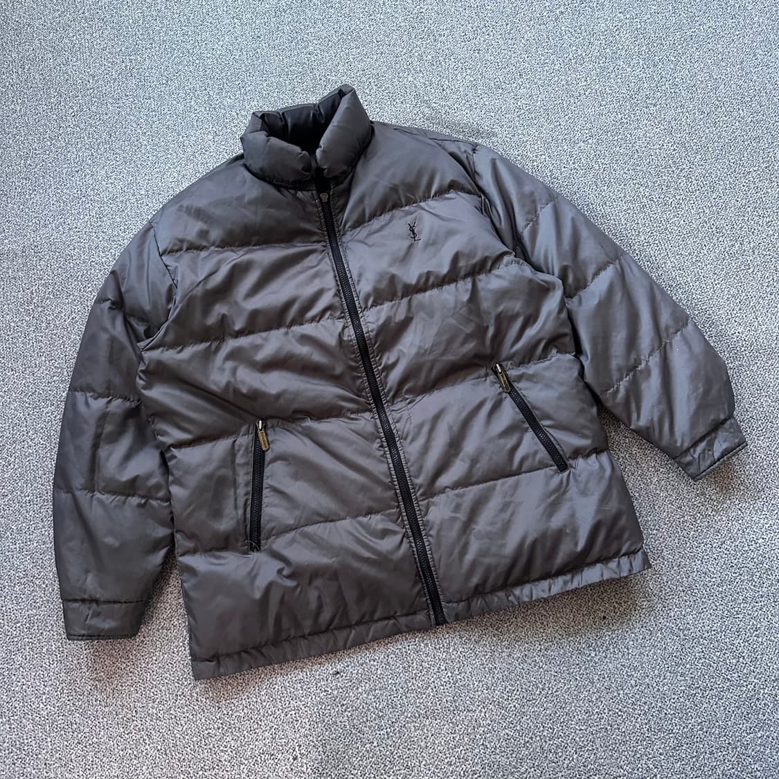 입생로랑 블랙/그레이 양면 패딩 상품이미지3